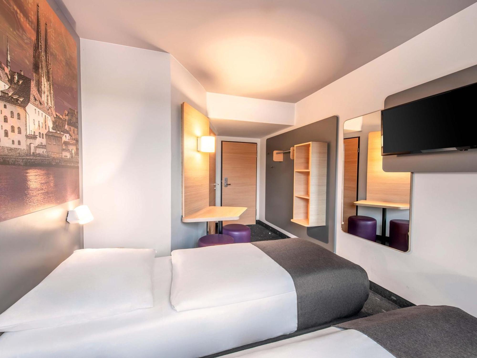 Twin Room,1703557687:JPEG