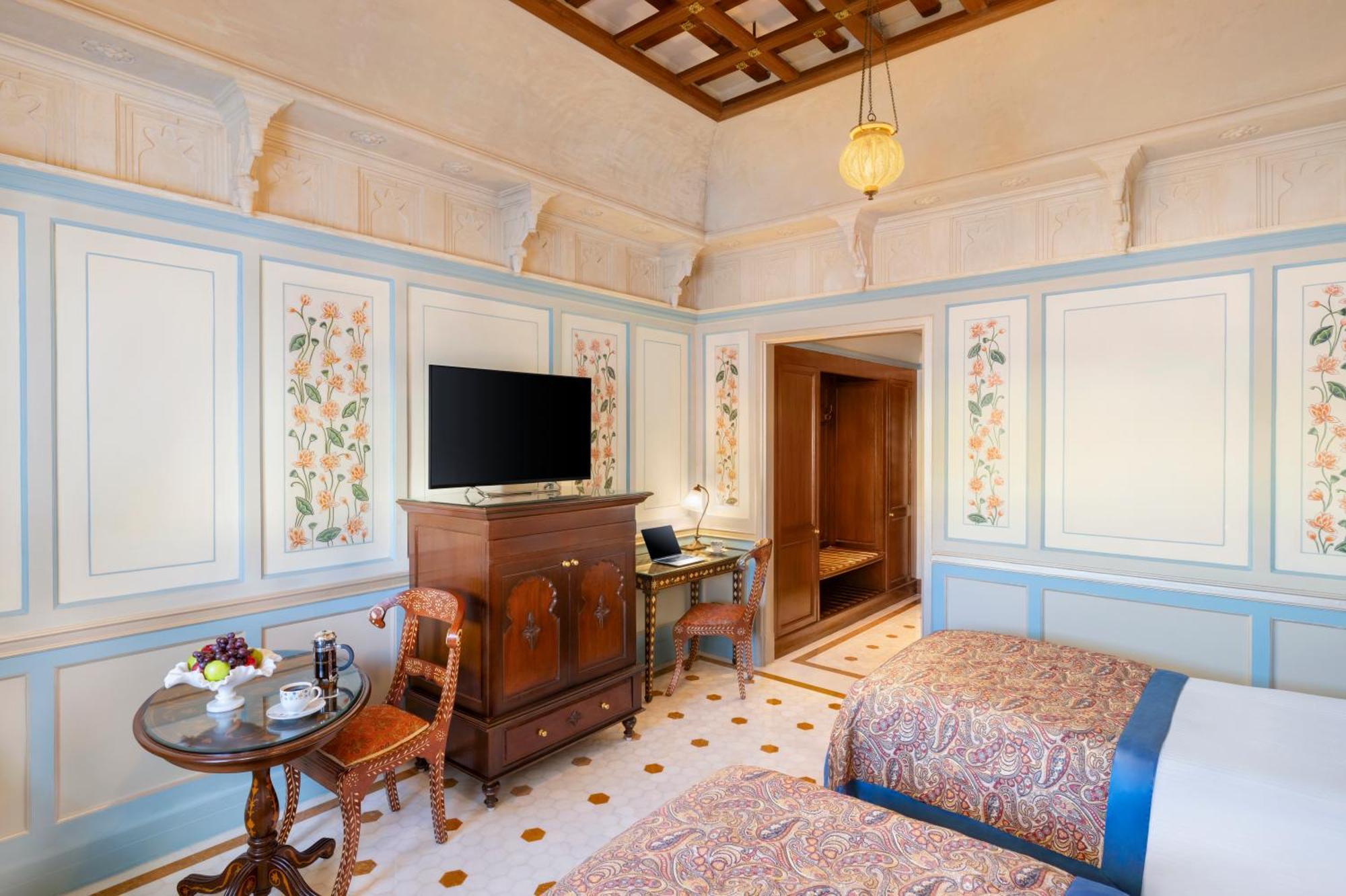 Palace Twin Room Lake View