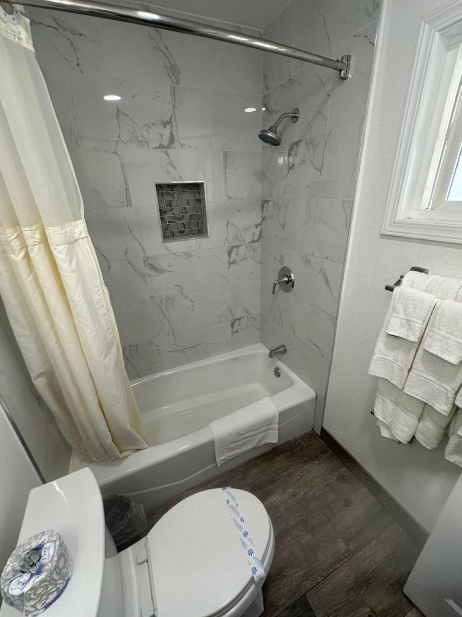 Deluxe Family Suite