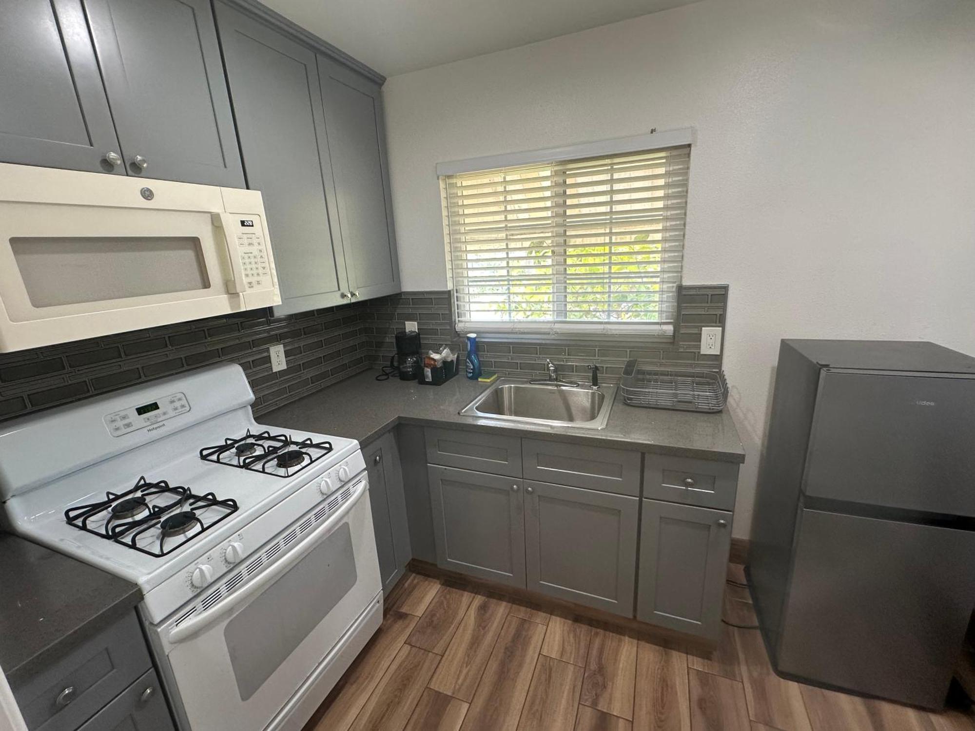 Deluxe Queen Suite