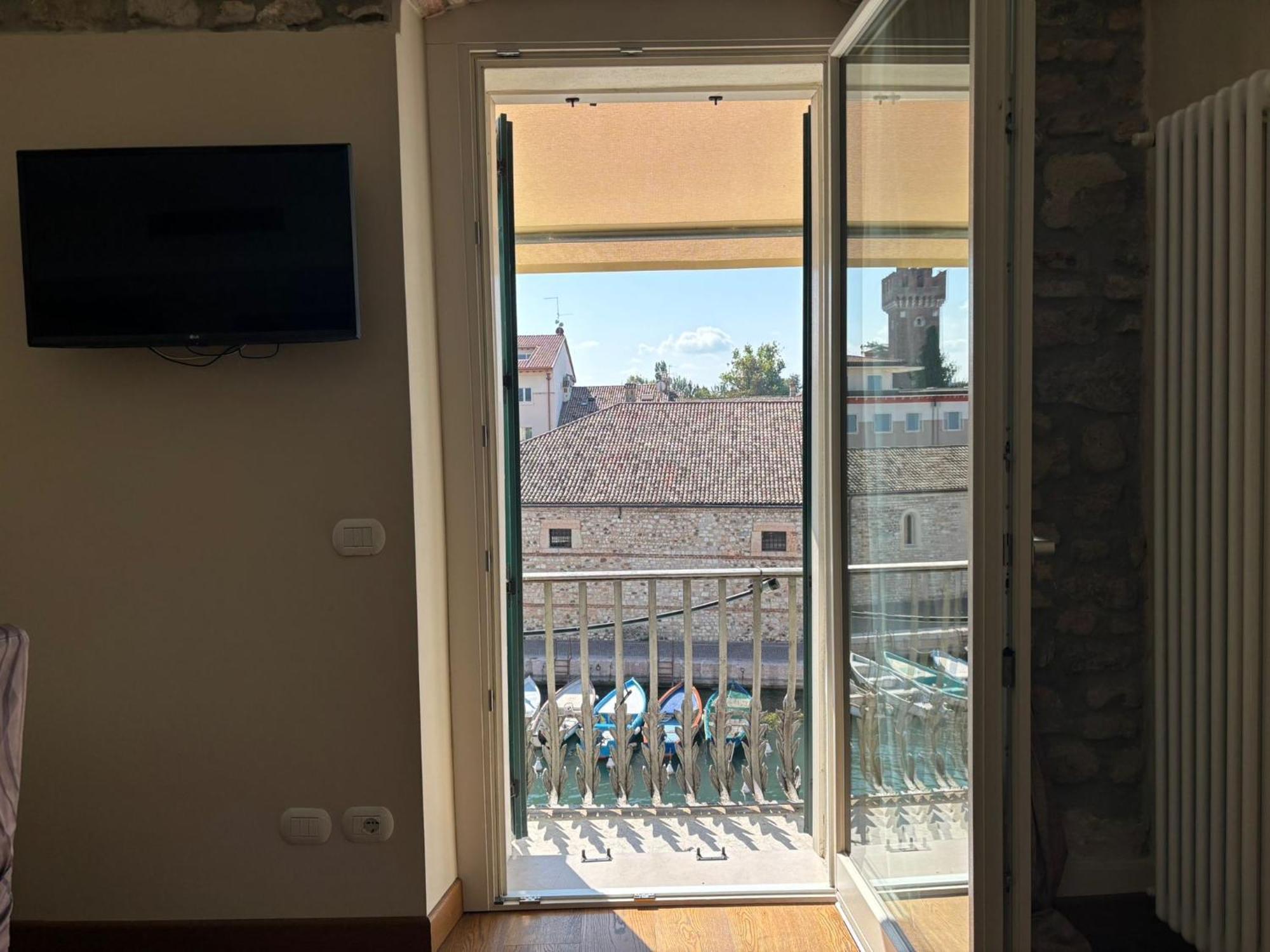 Superior Double Room Balcony Lake View