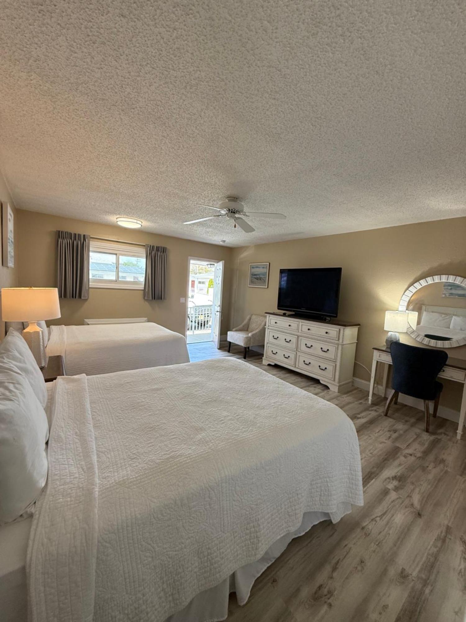 Standard Double Suite