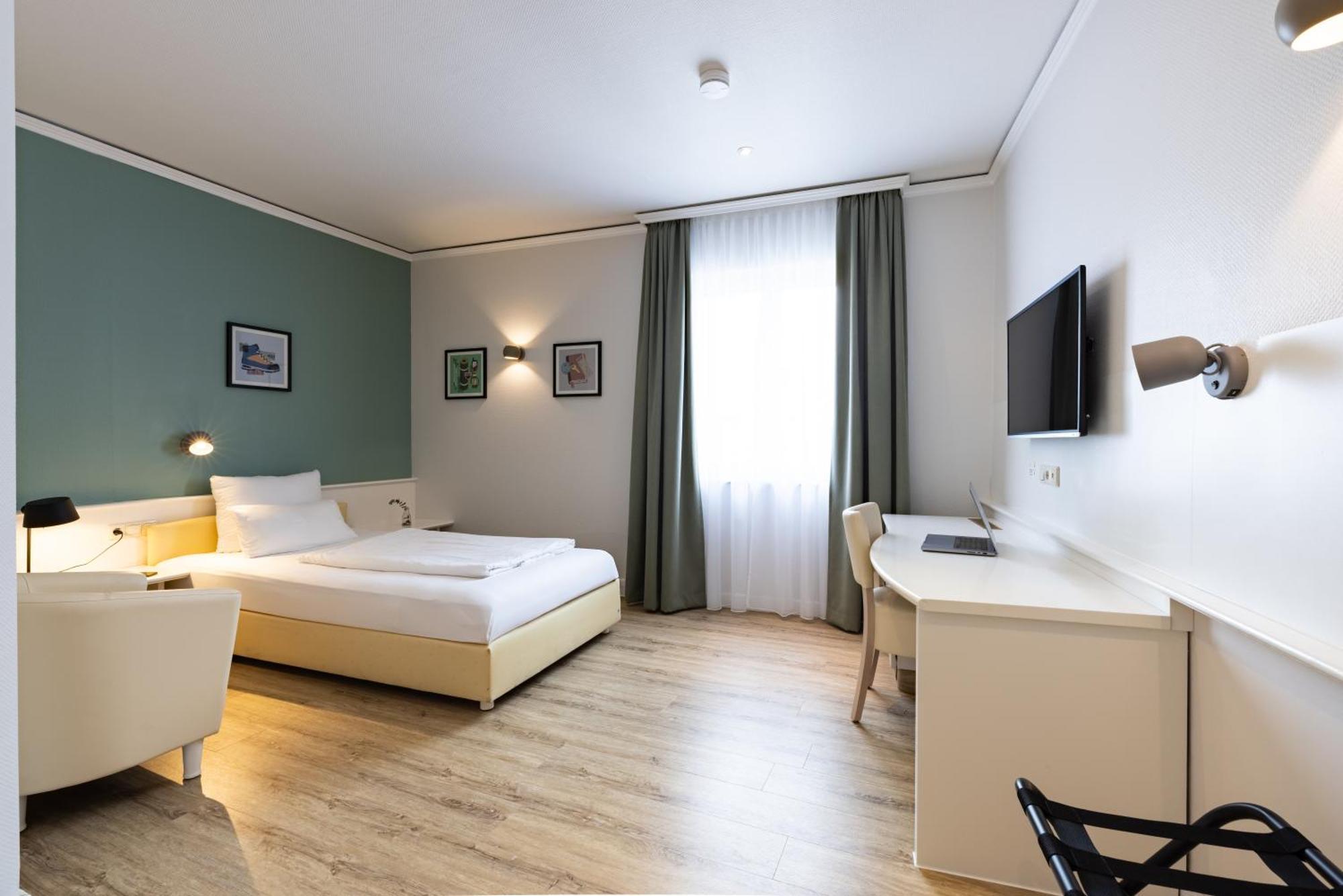 Premium Single Room,1703573480:JPEG