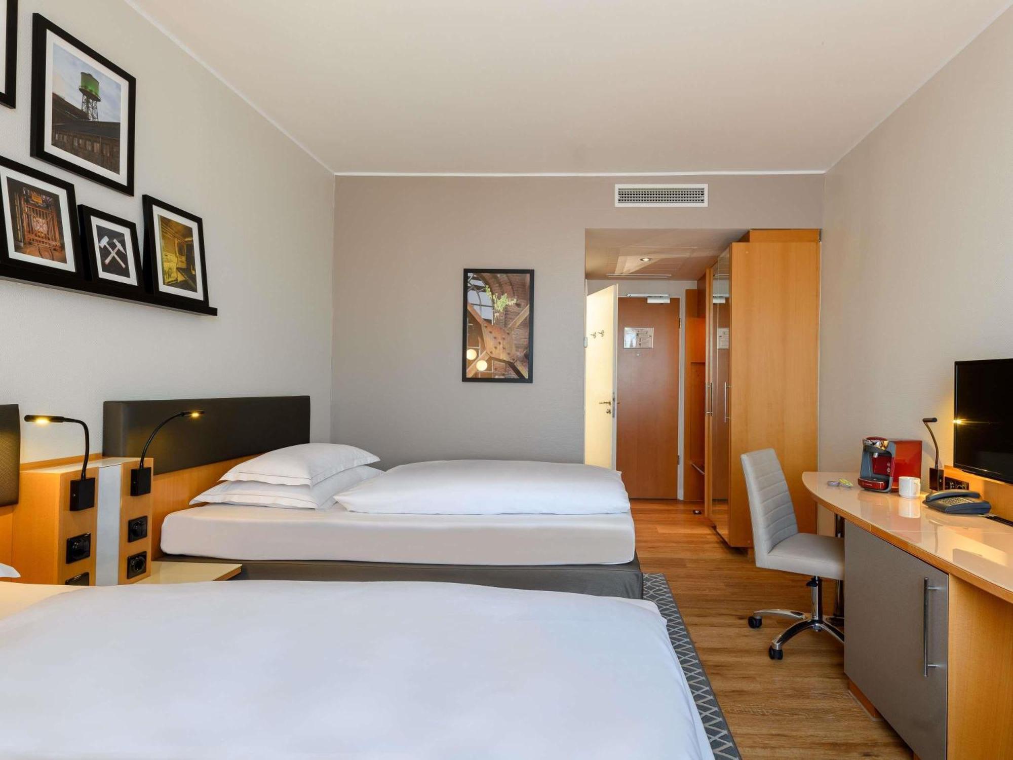 Standard Twin Room,1765147801:JPEG