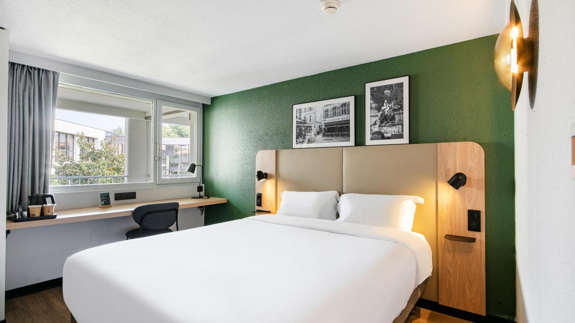 Standard Room 1 Queen Bed,1704836297:JPEG