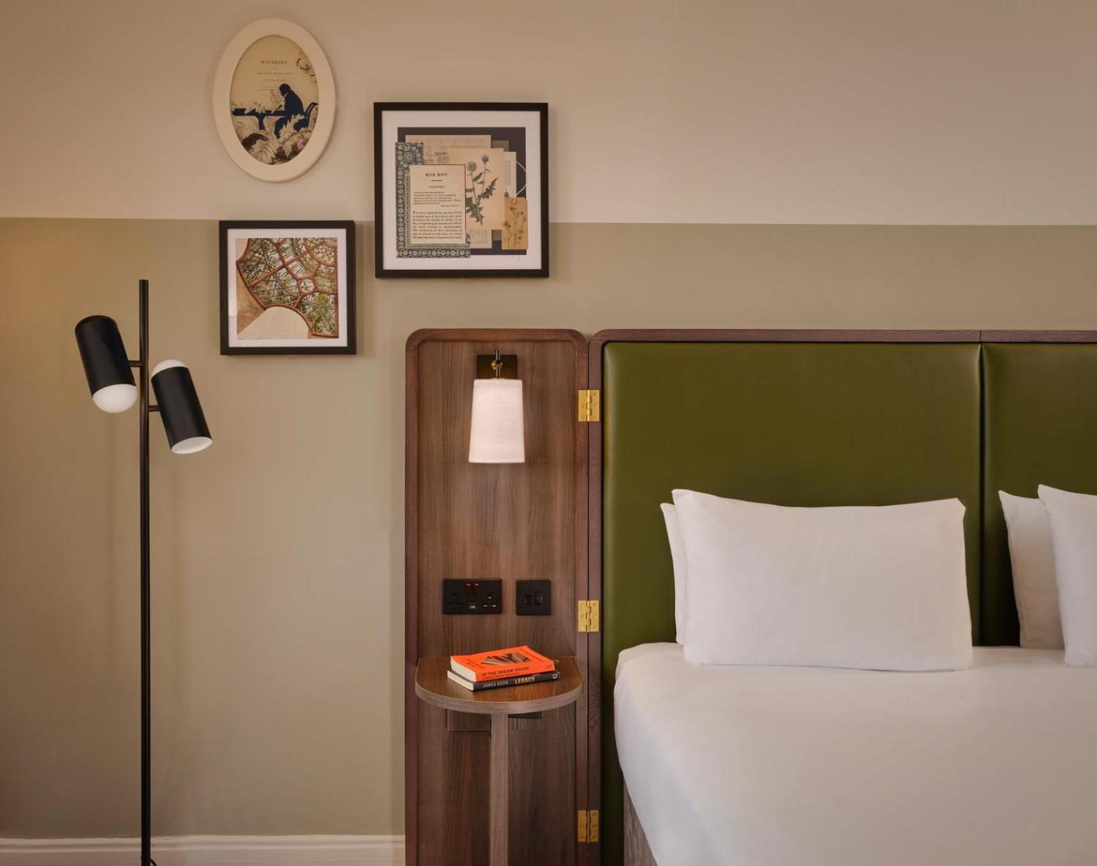 Superior Room 1 King Size Bed Castle View