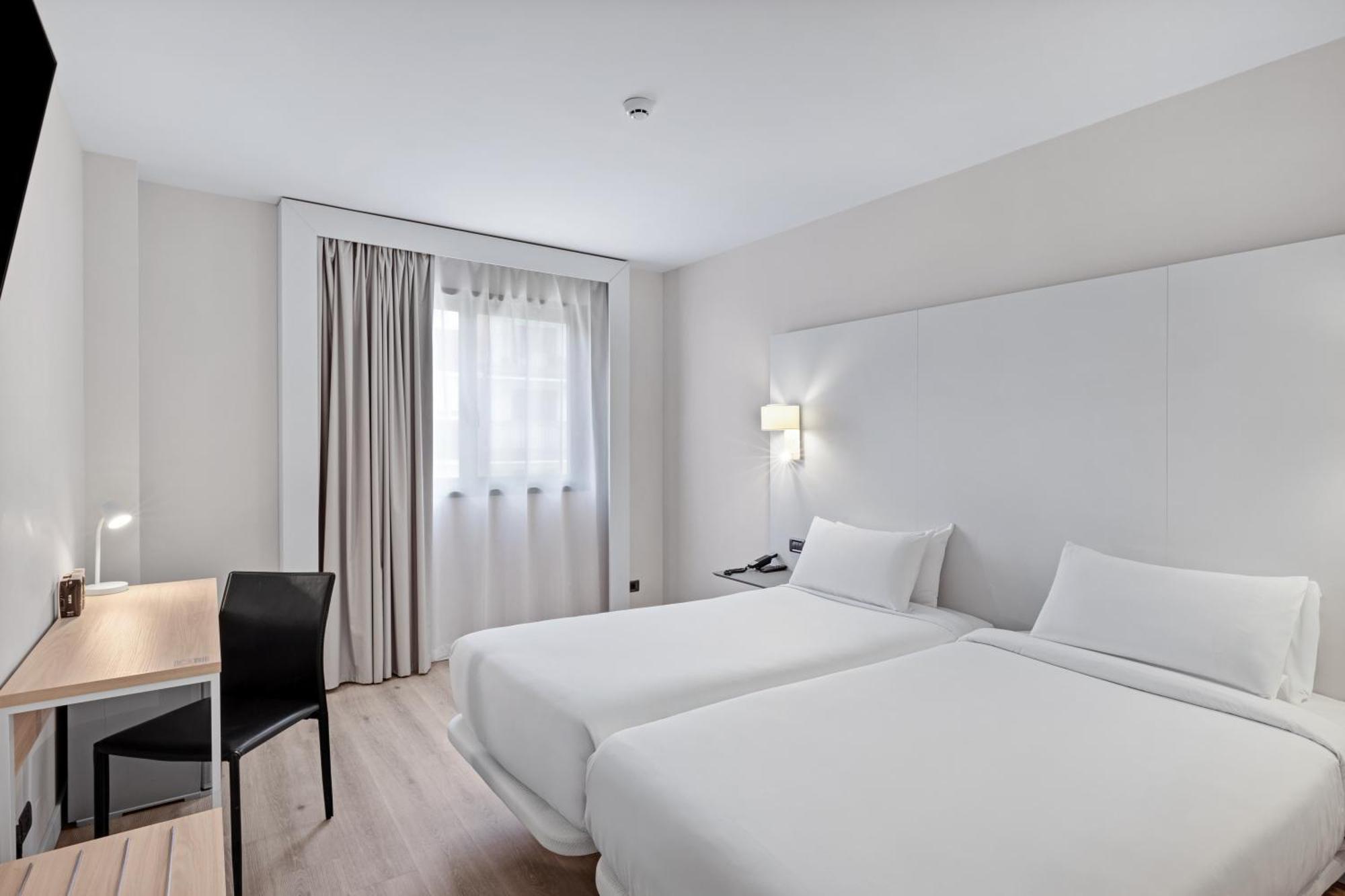 Twin Room,1704854331:JPEG
