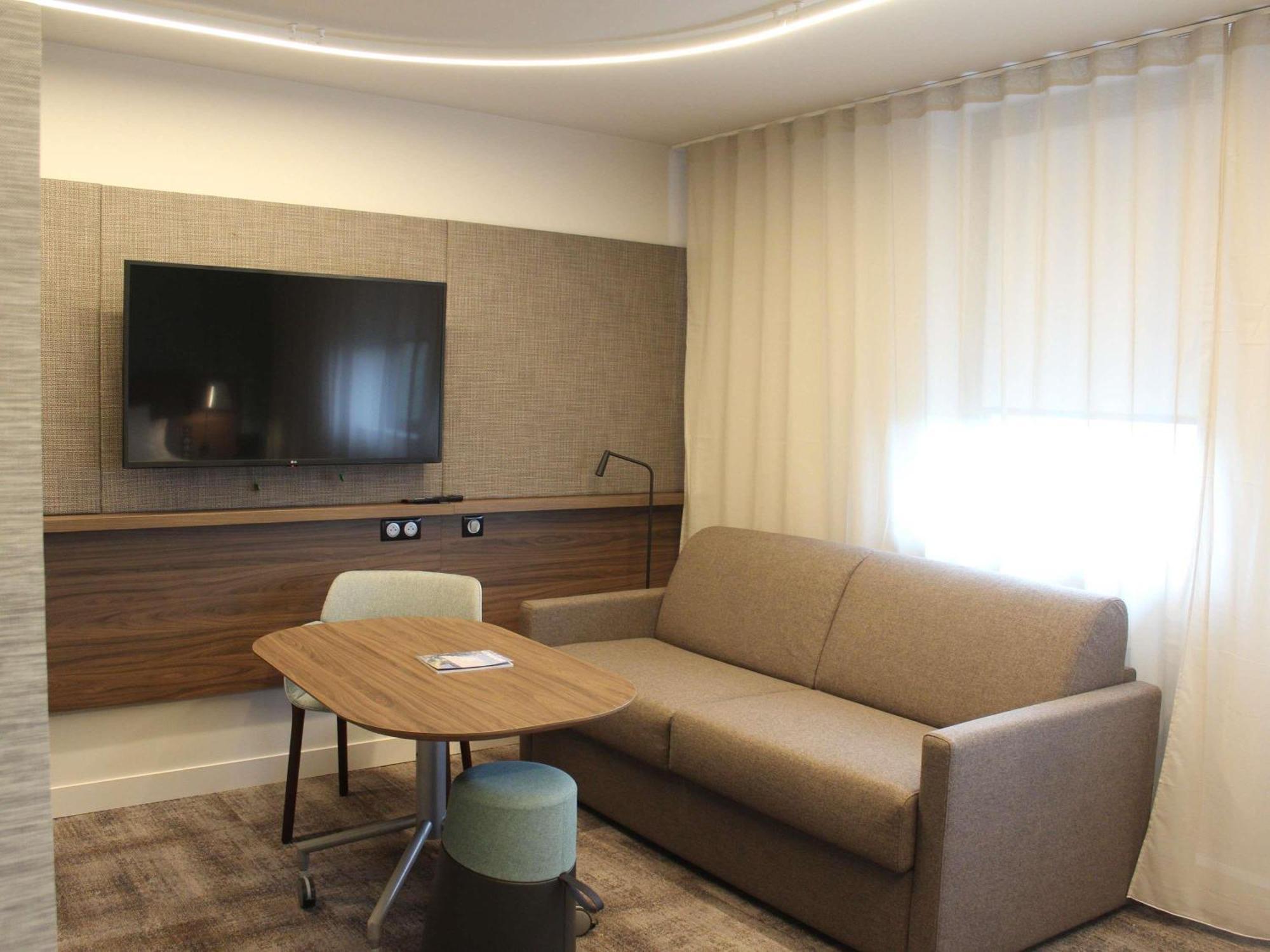 Superior Suite Double Bed Double Sofa Bed,1758528872:JPEG