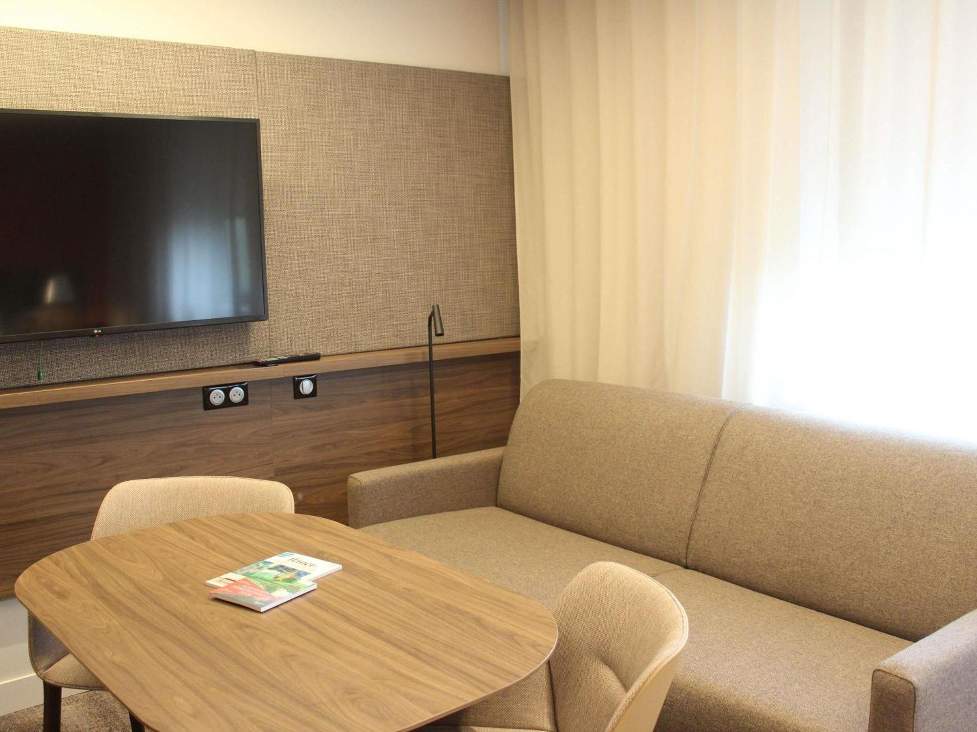 Superior Suite One Double Bed Two Single Beds,1704860751:JPEG