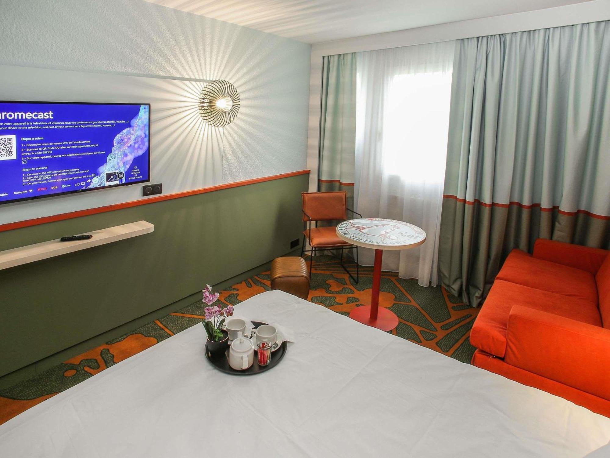 Standard Double Room Sofa