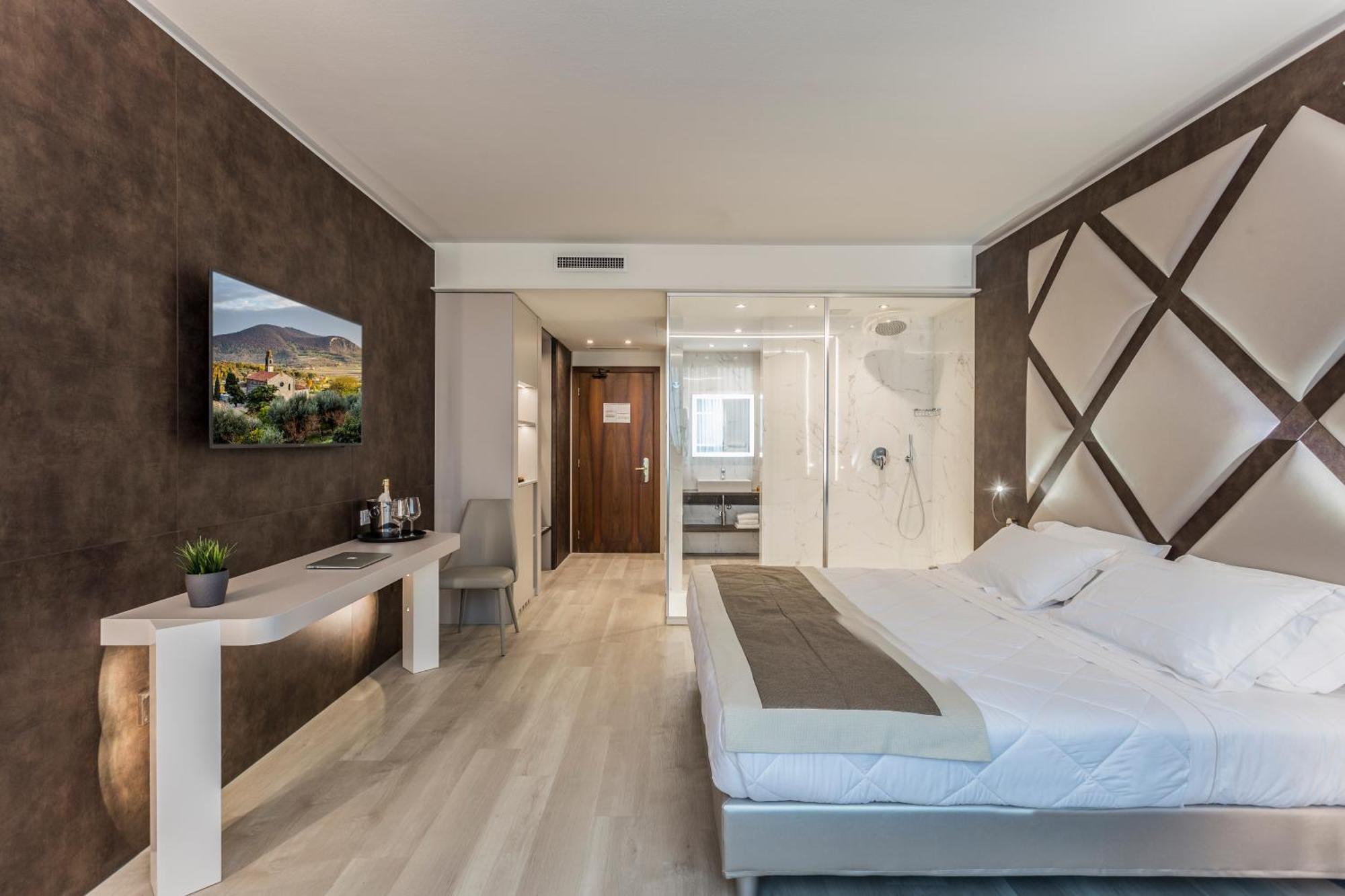 Superior Single Room