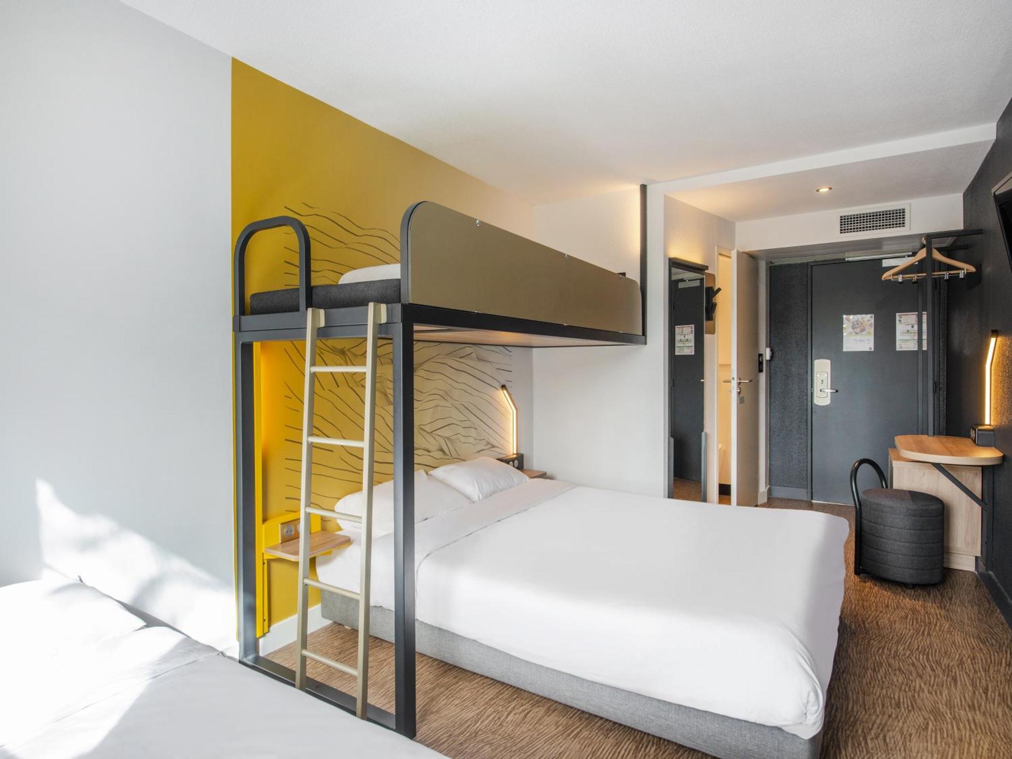 Standard Triple Room,1704909100:JPEG