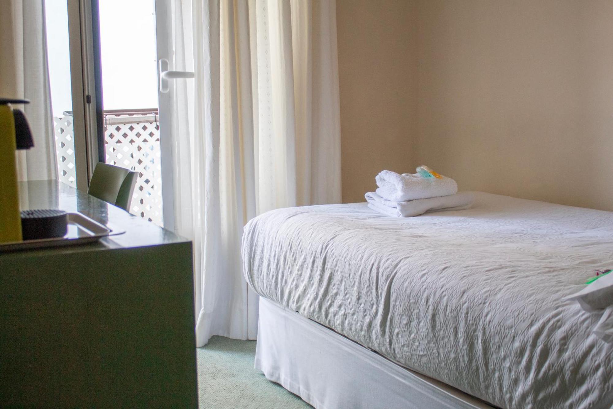 Small Single Room,1704911556:JPEG