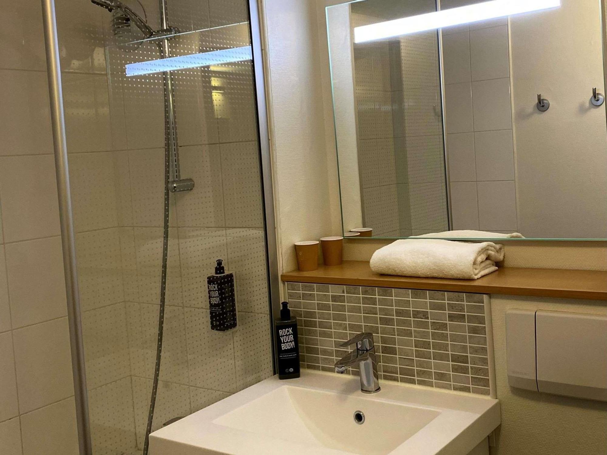Standard Twin Room,1770887529:JPEG