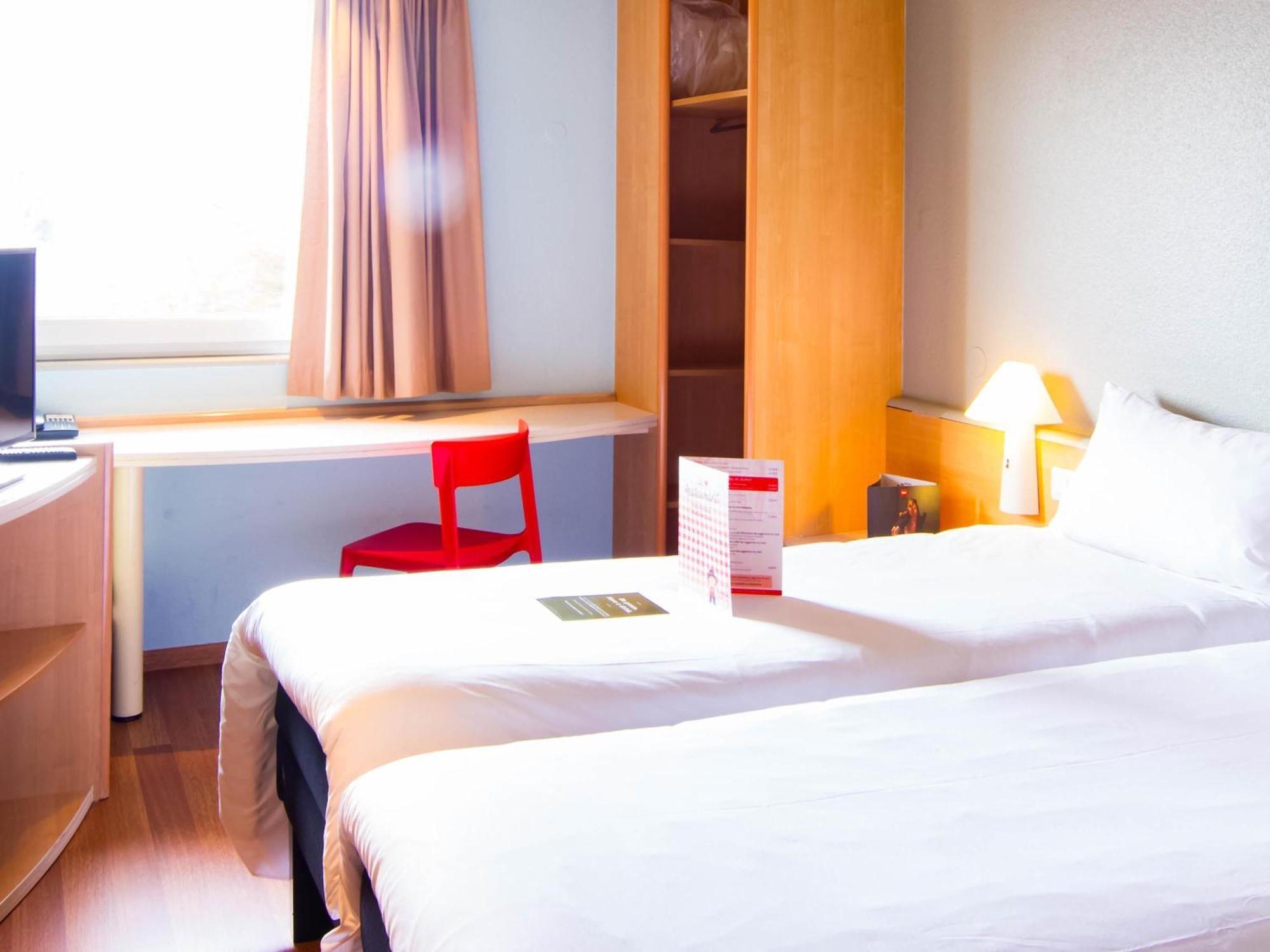 Standard Twin Room,1704914135:JPEG