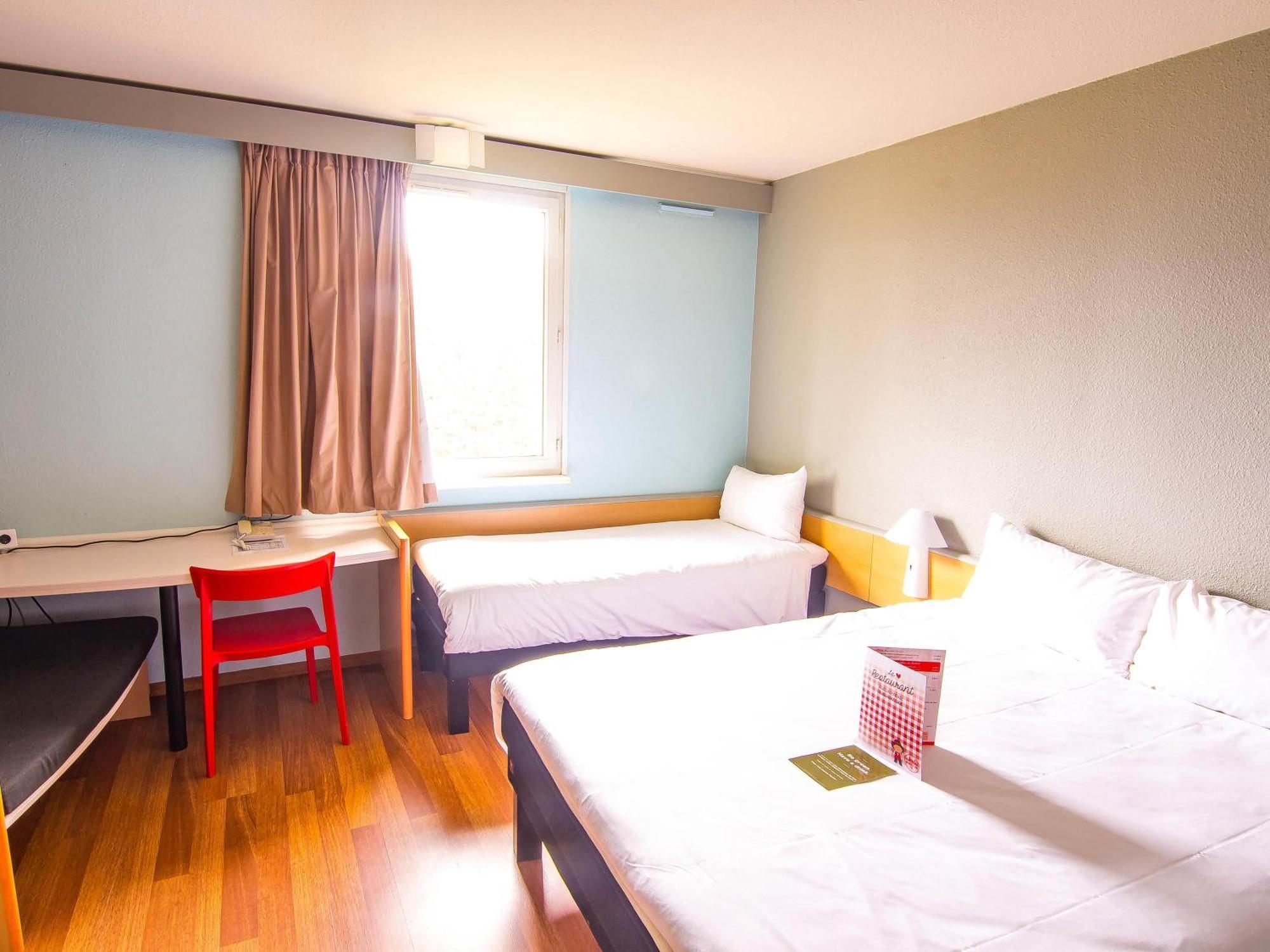 Standard Room One Double Bed One Single Bed,1765204596:JPEG