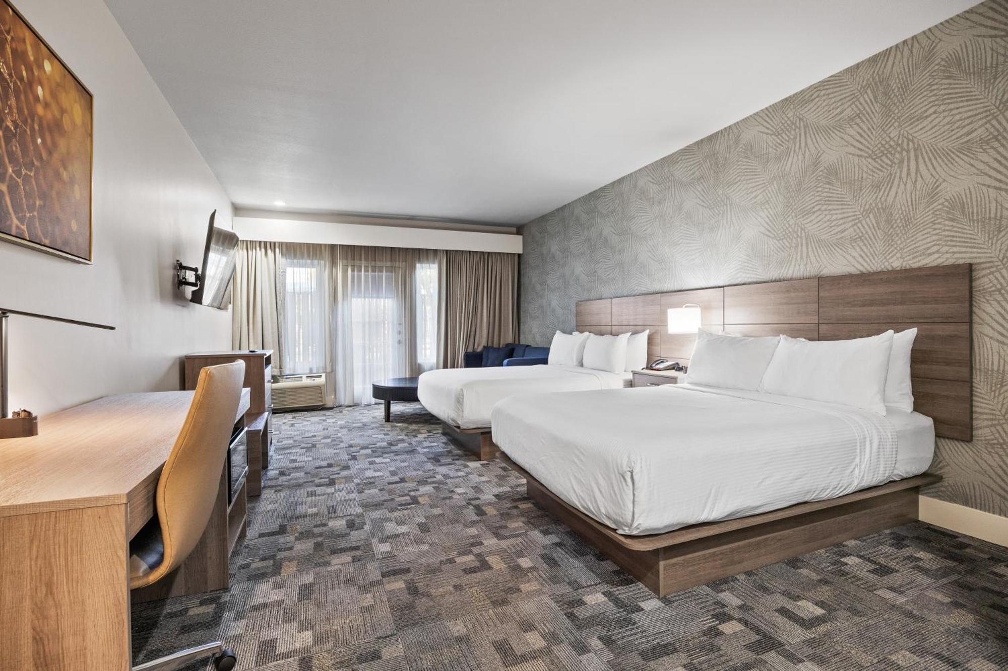 One Room Suite Two Queen Beds Sofa bed Non Smoking