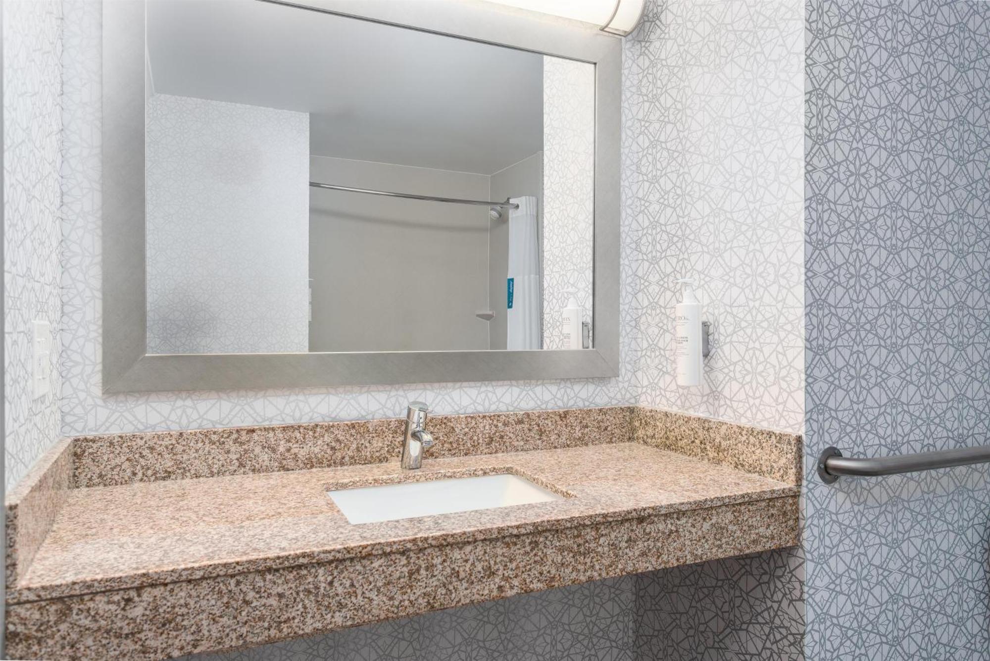 King Room - Mobility Access/Non-Smoking