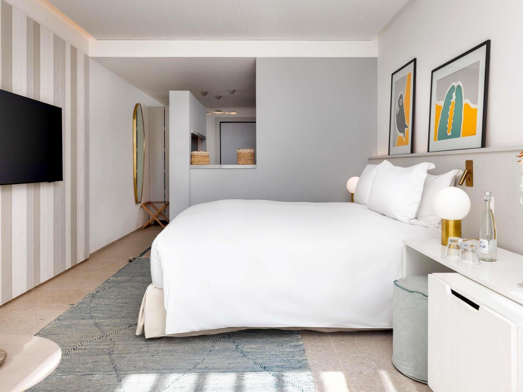 Luxury Queen Room Garden View