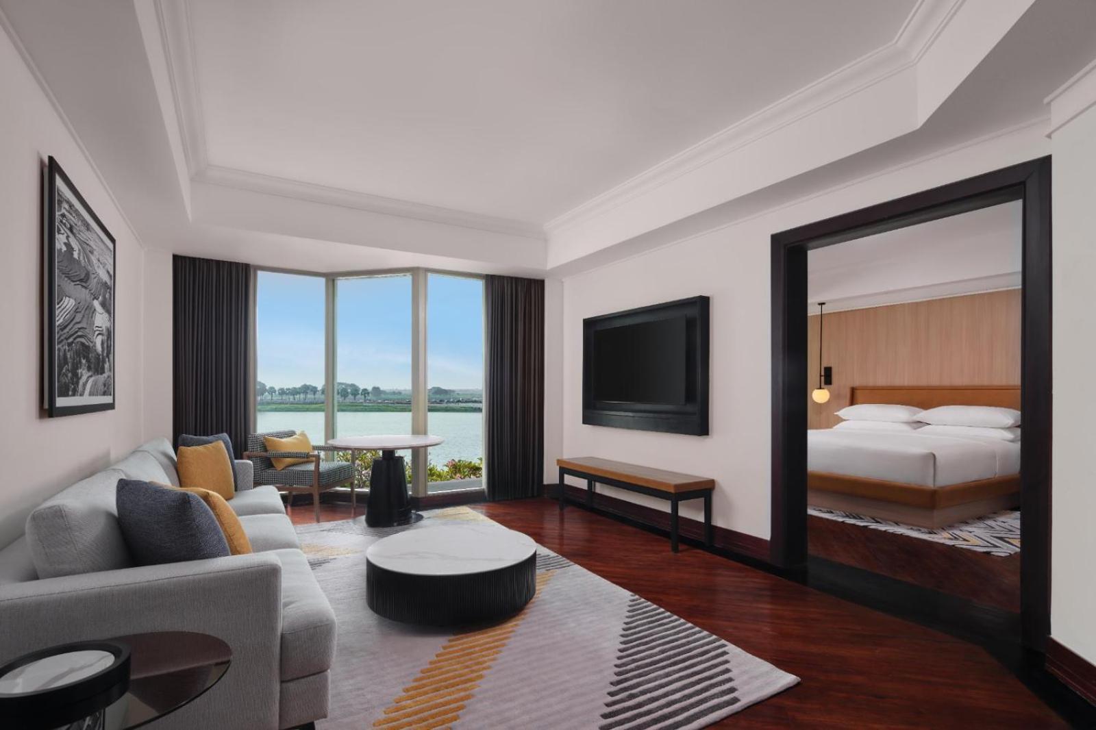 One-Bedroom King Suite