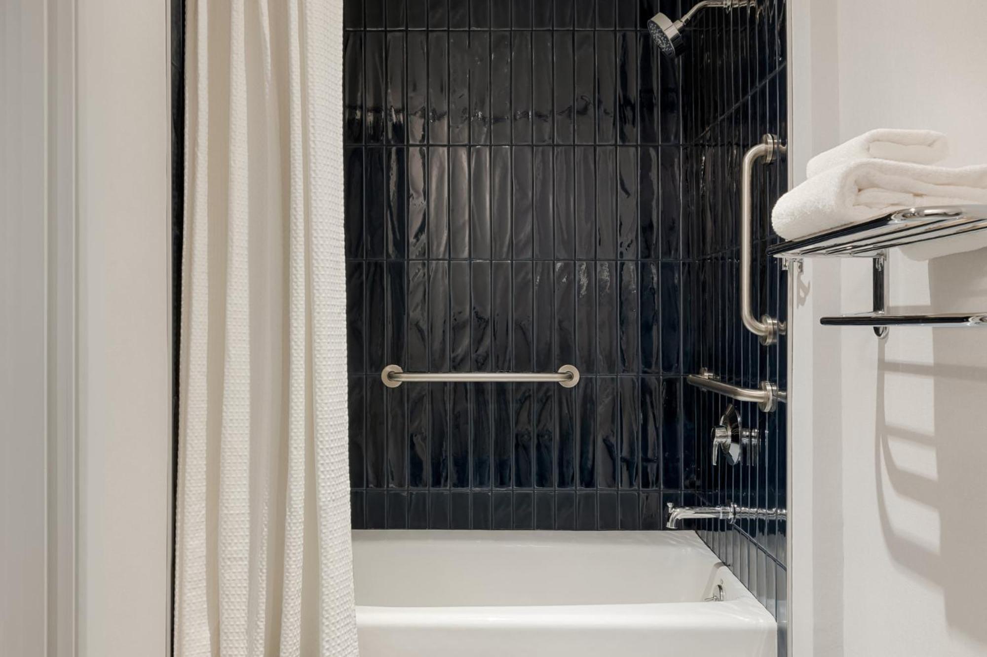 King Room City View Communications Mobility Accessible Tub
