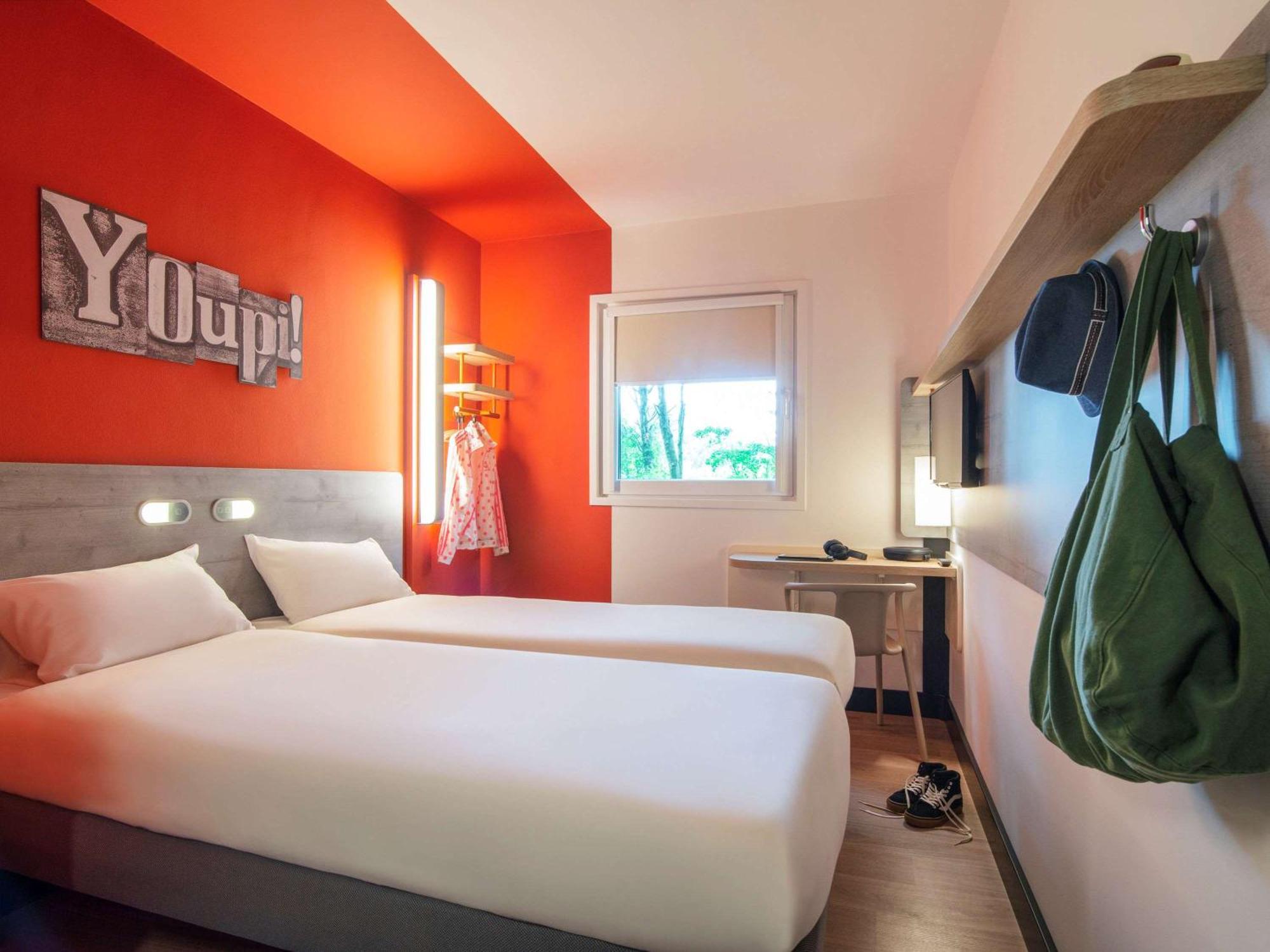 Standard Twin Room