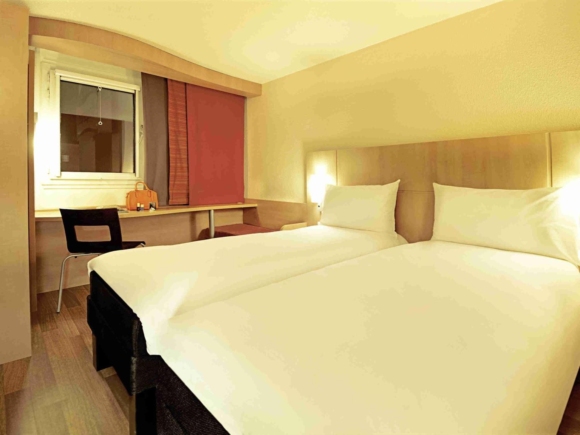 Standard Room twin beds,425187630:JPEG