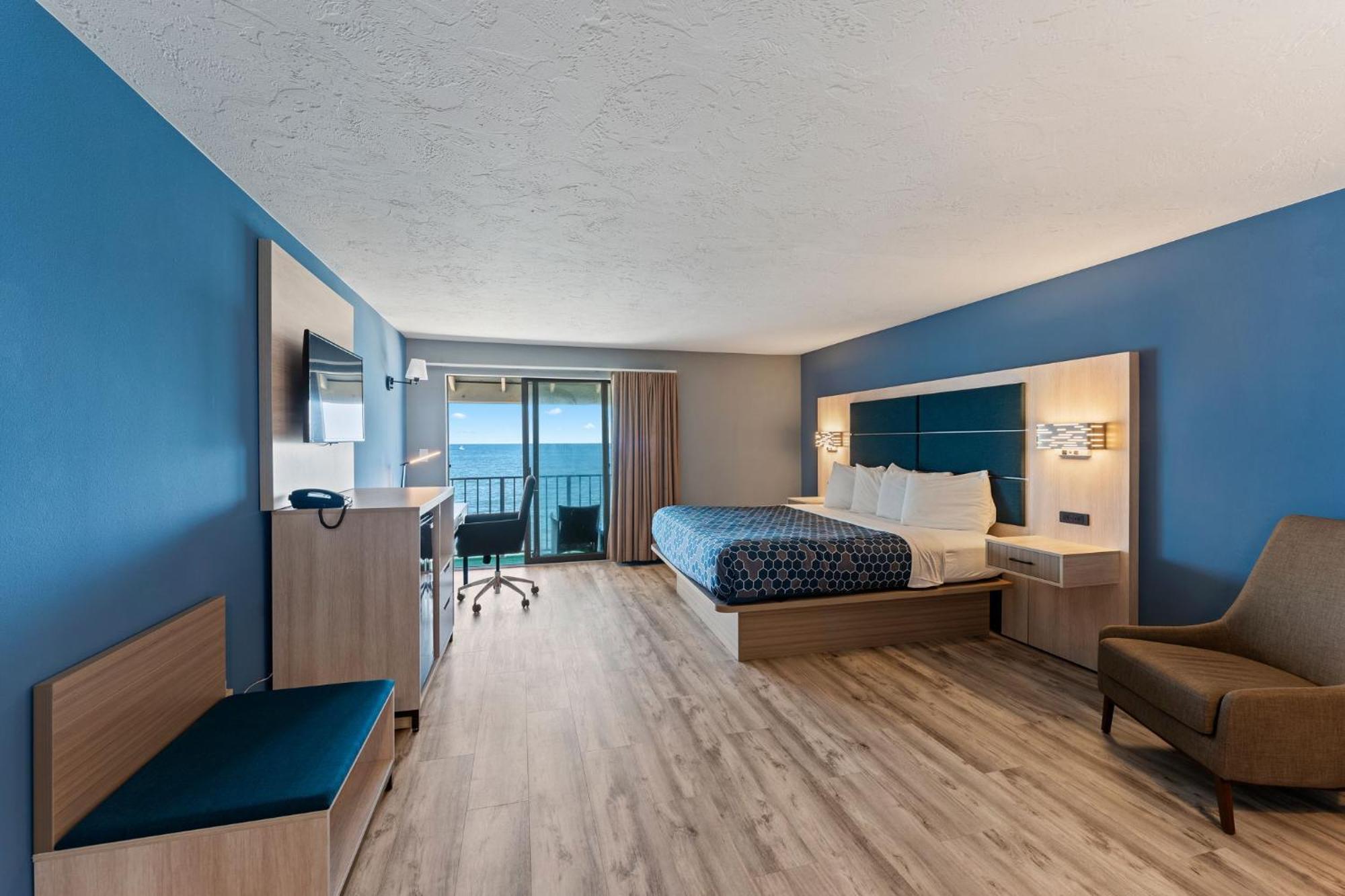 Ocean King Private Balcony