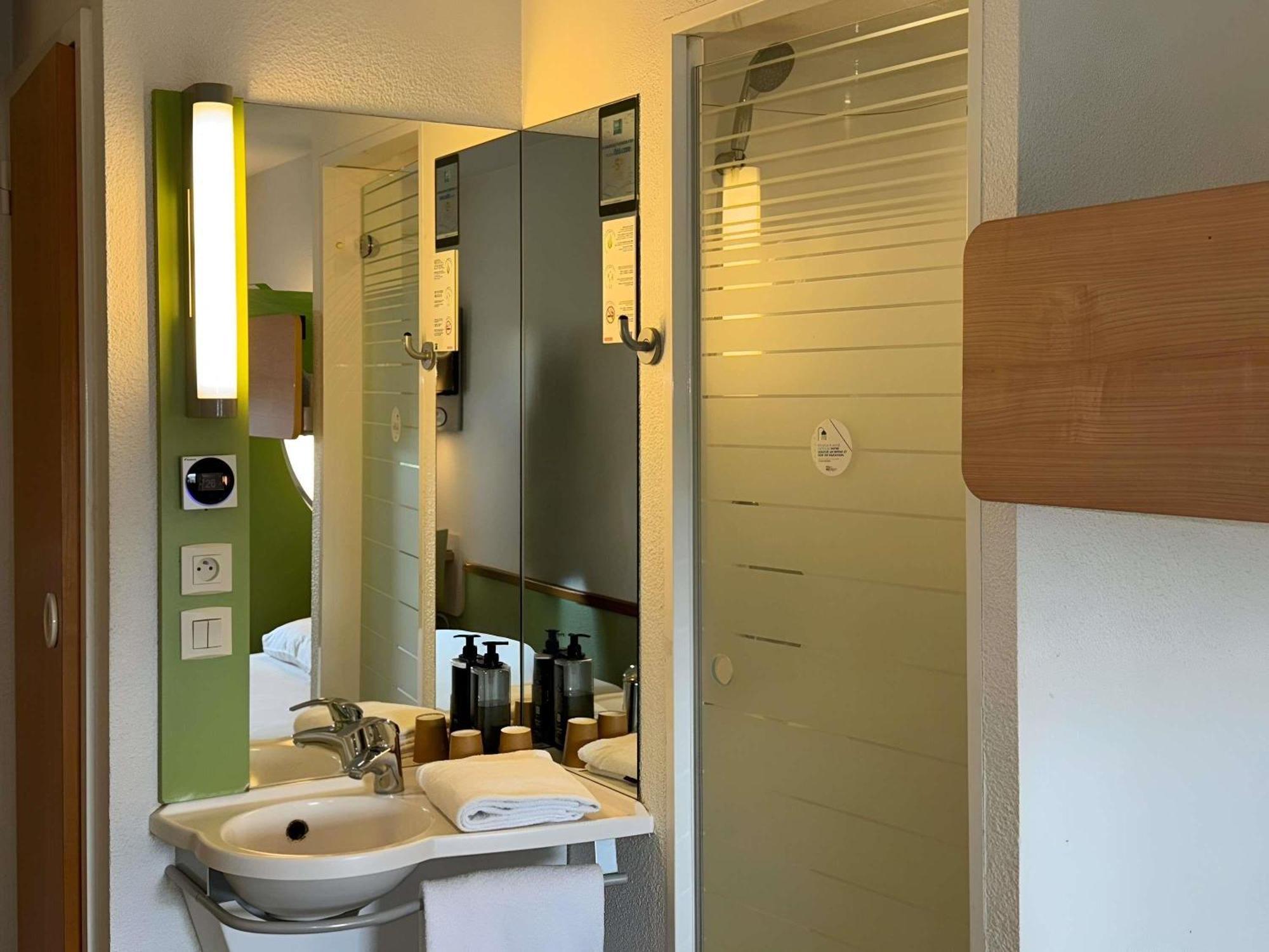 Standard Triple Room,1705003321:JPEG