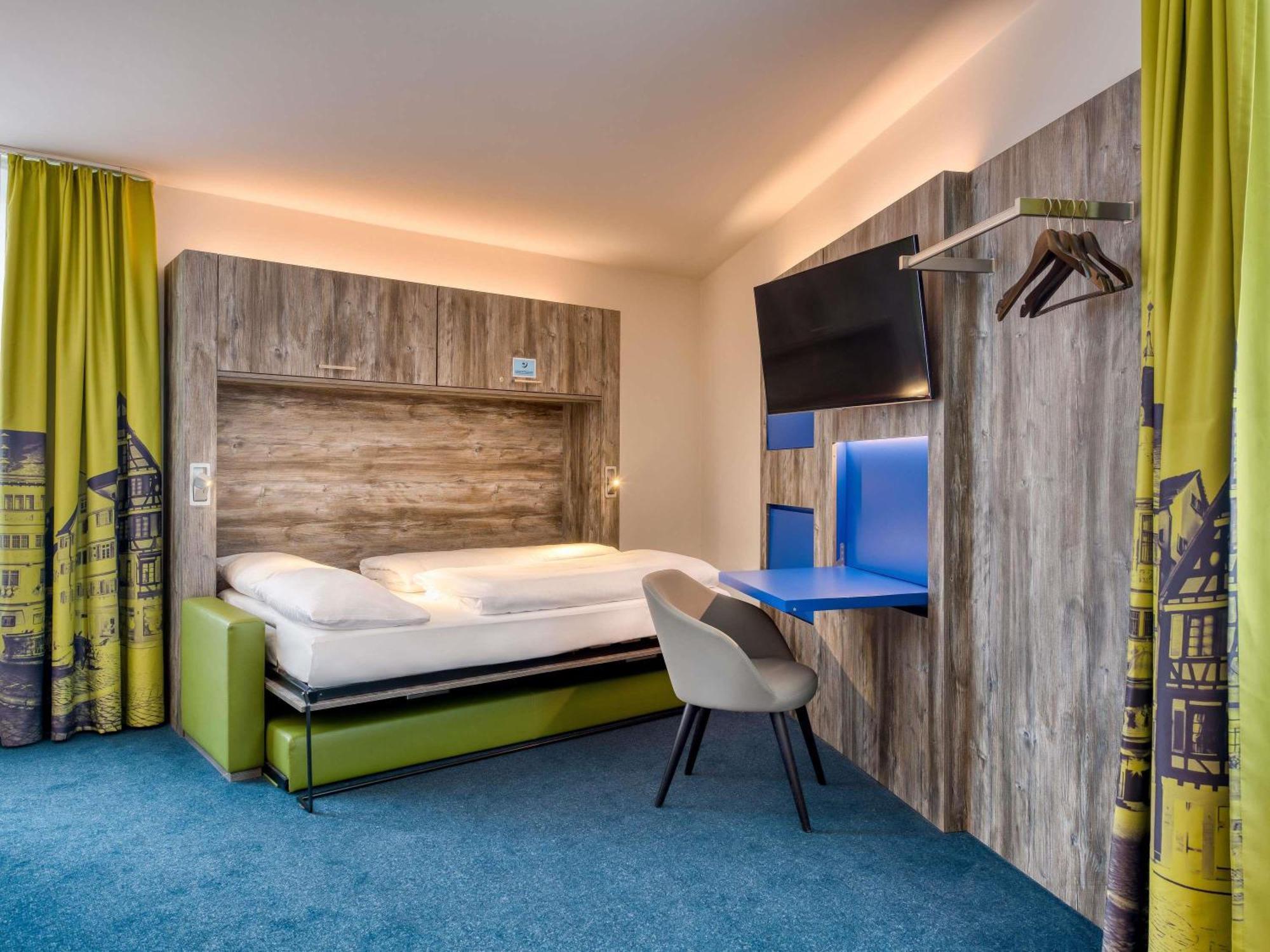Standard Suite One Double Bed Two Single Beds