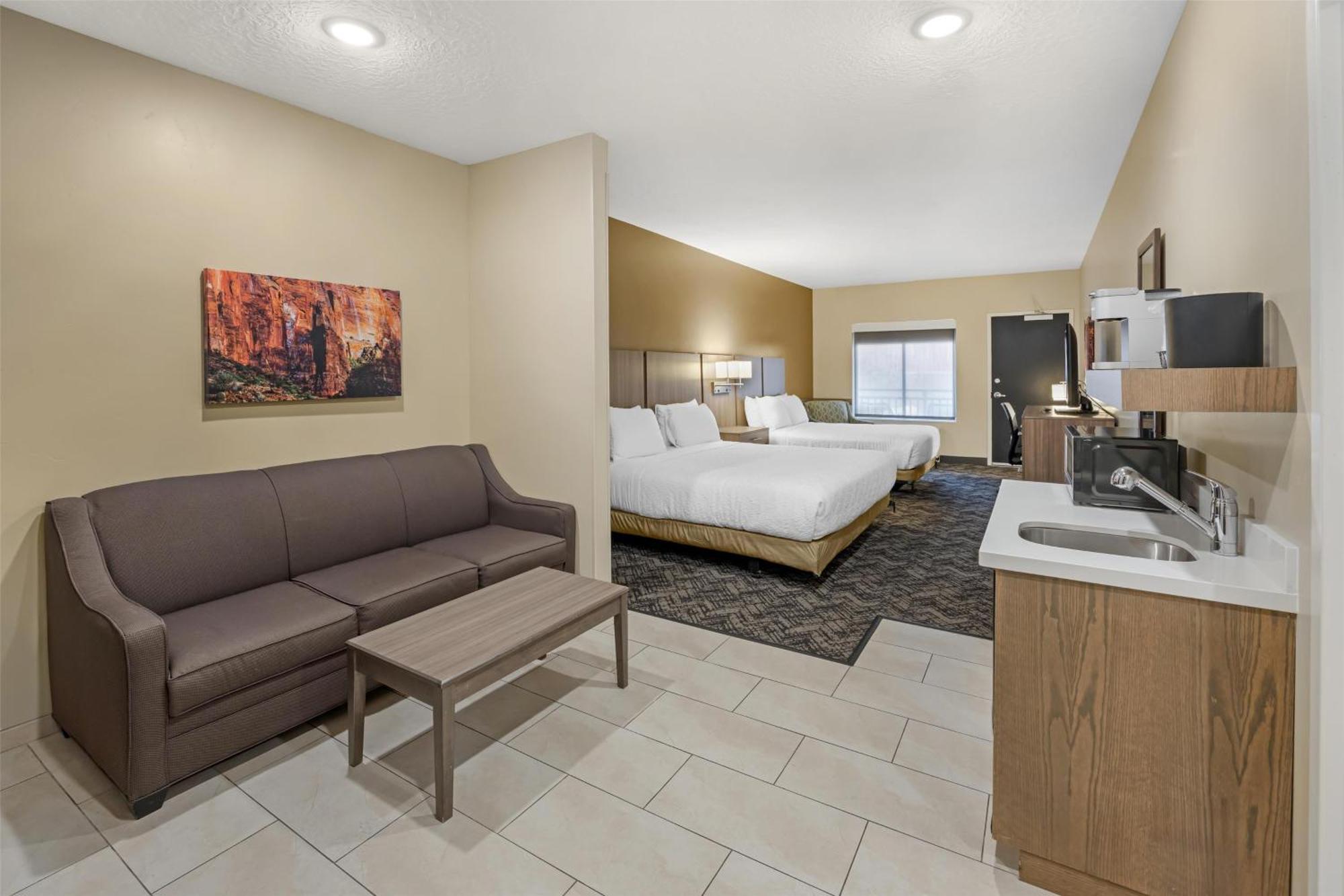 Quadruple Room Disability Access,1705035478:JPEG