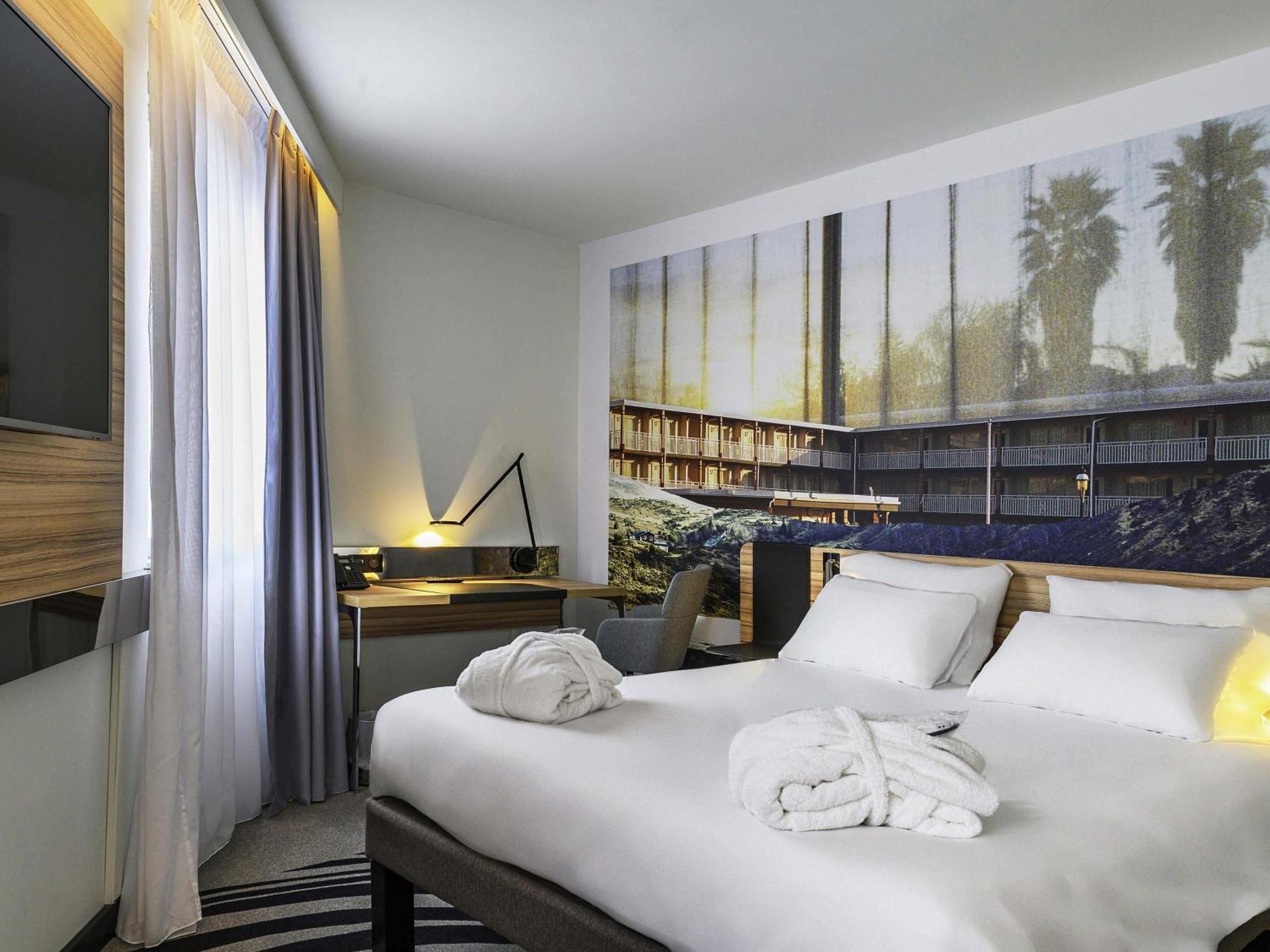 Executive Room Queen Bed,1705053961:JPEG