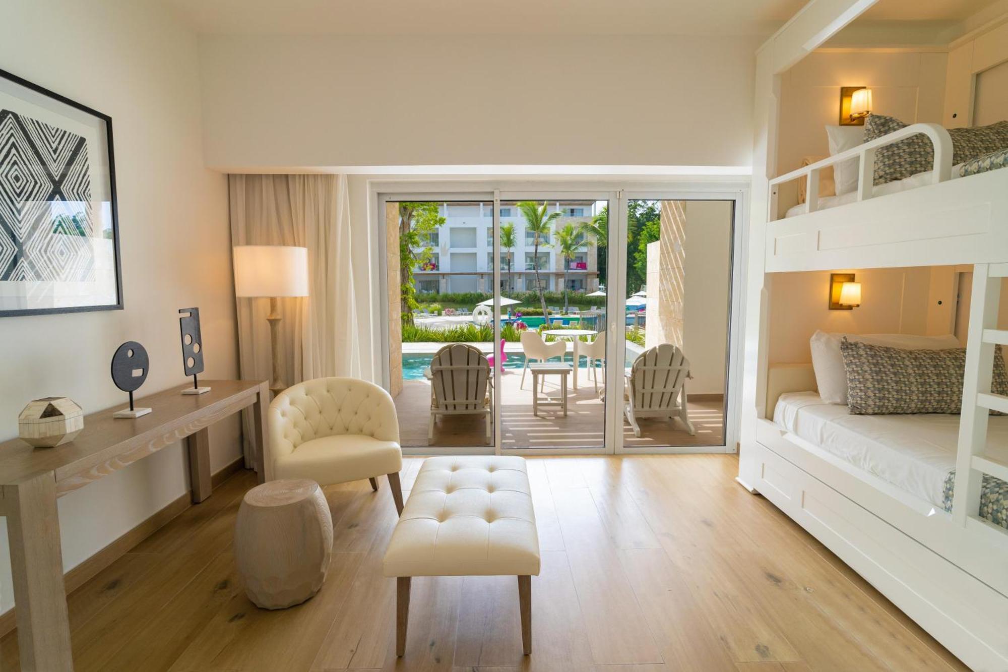 Deluxe Family Suite