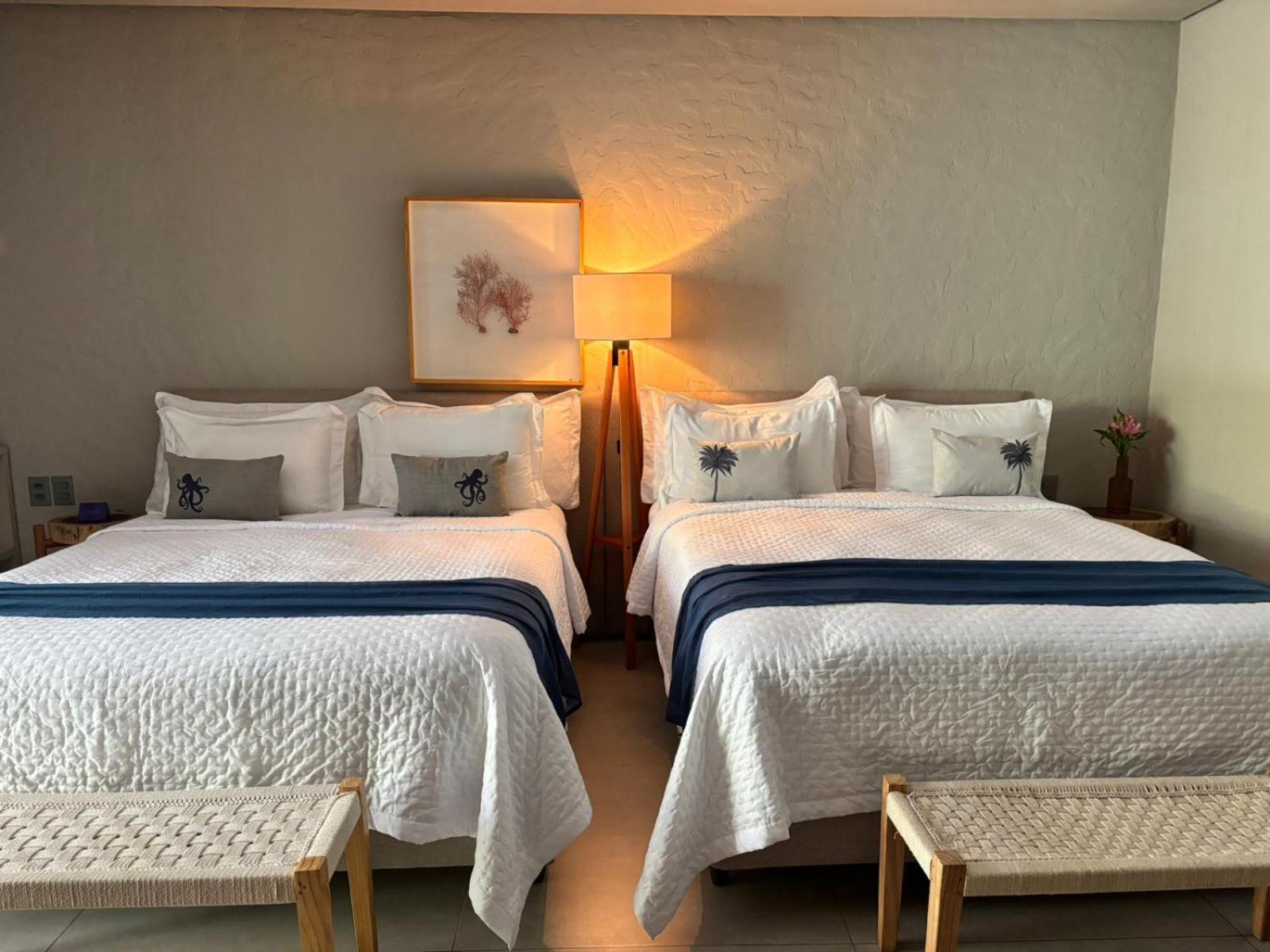 Olatua Jardim Double Queen Bed