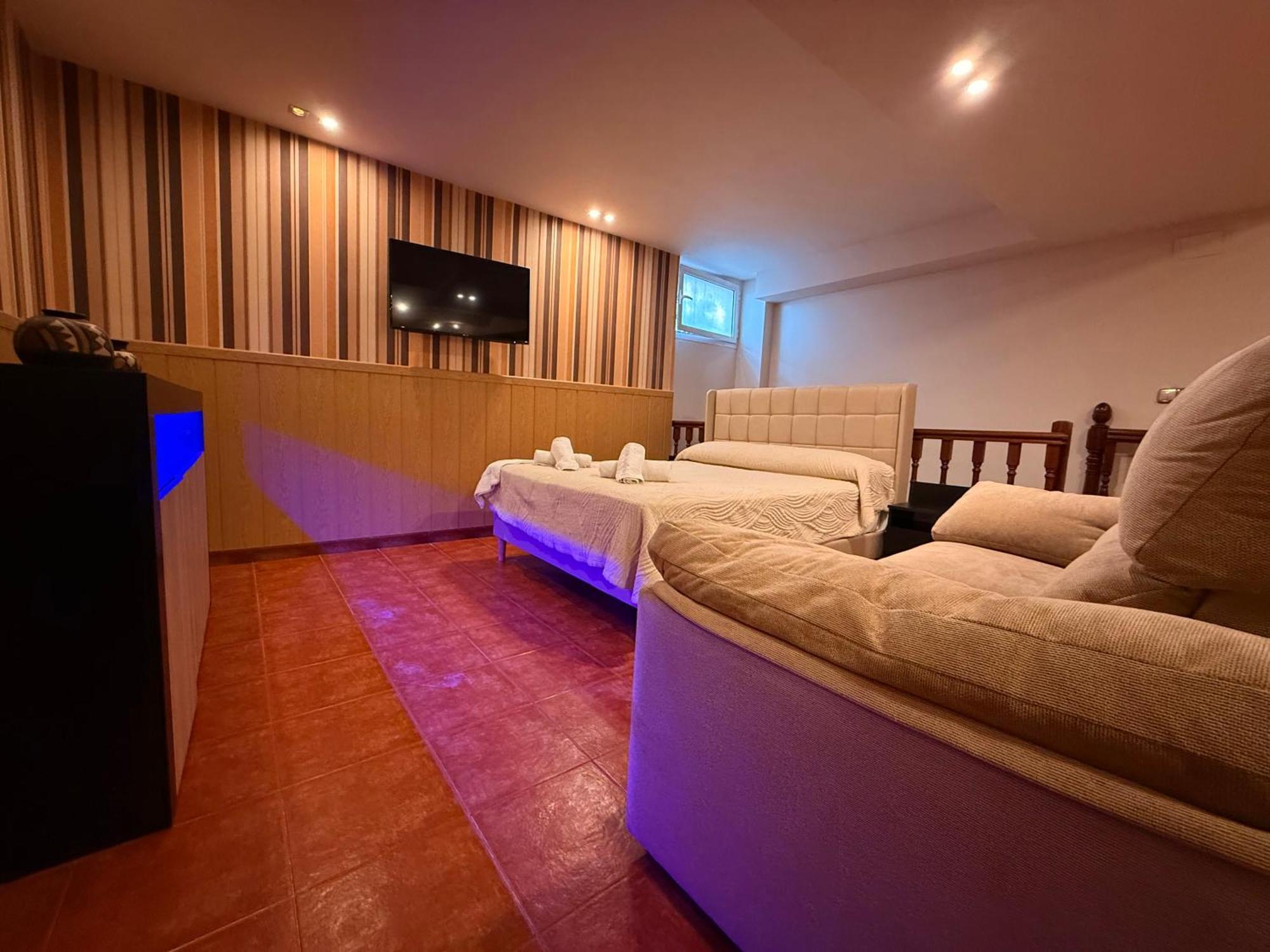 Deluxe Family Room