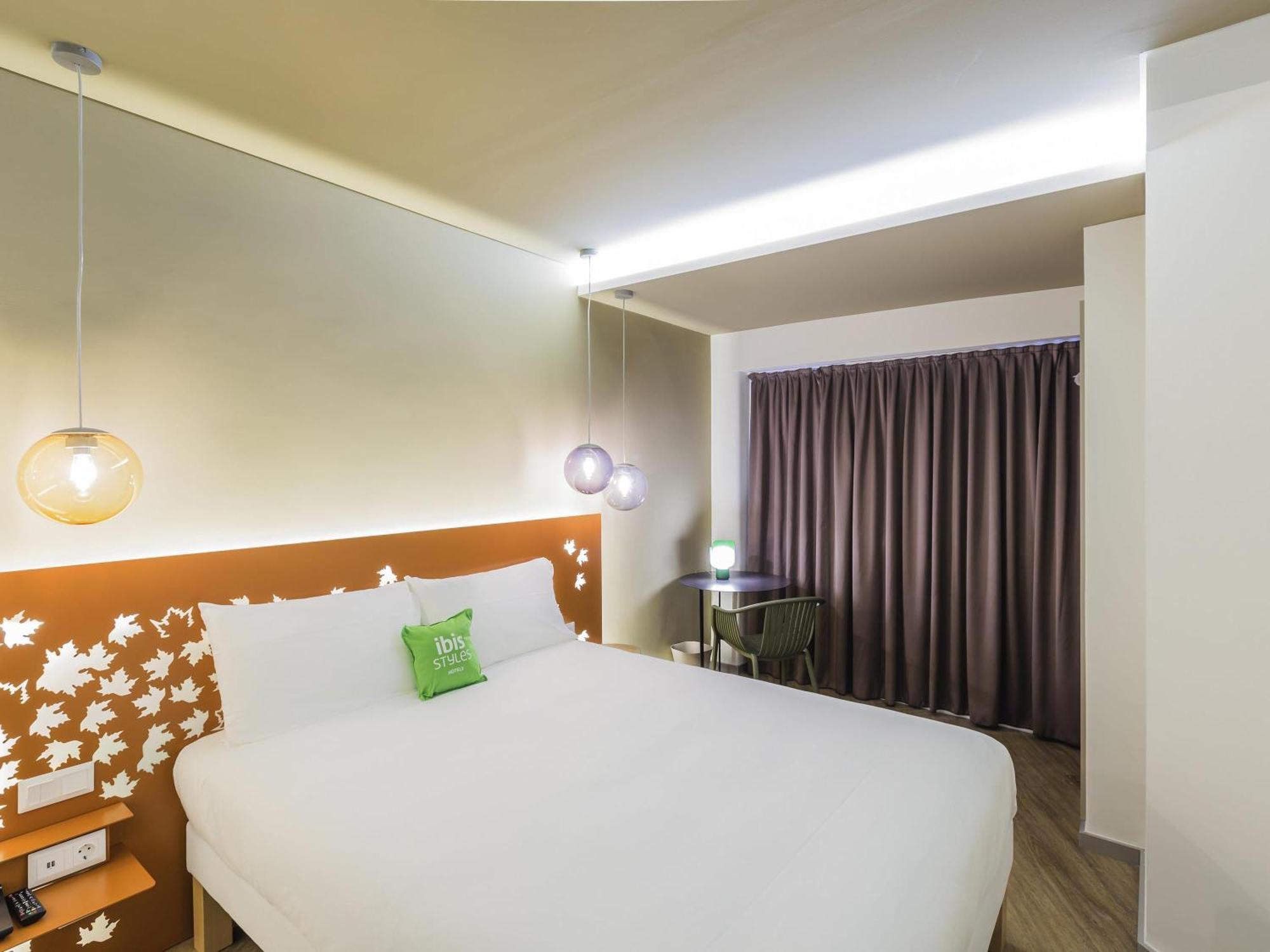 Superior Room One Queen Bed One Single Bed,1274224459:JPEG
