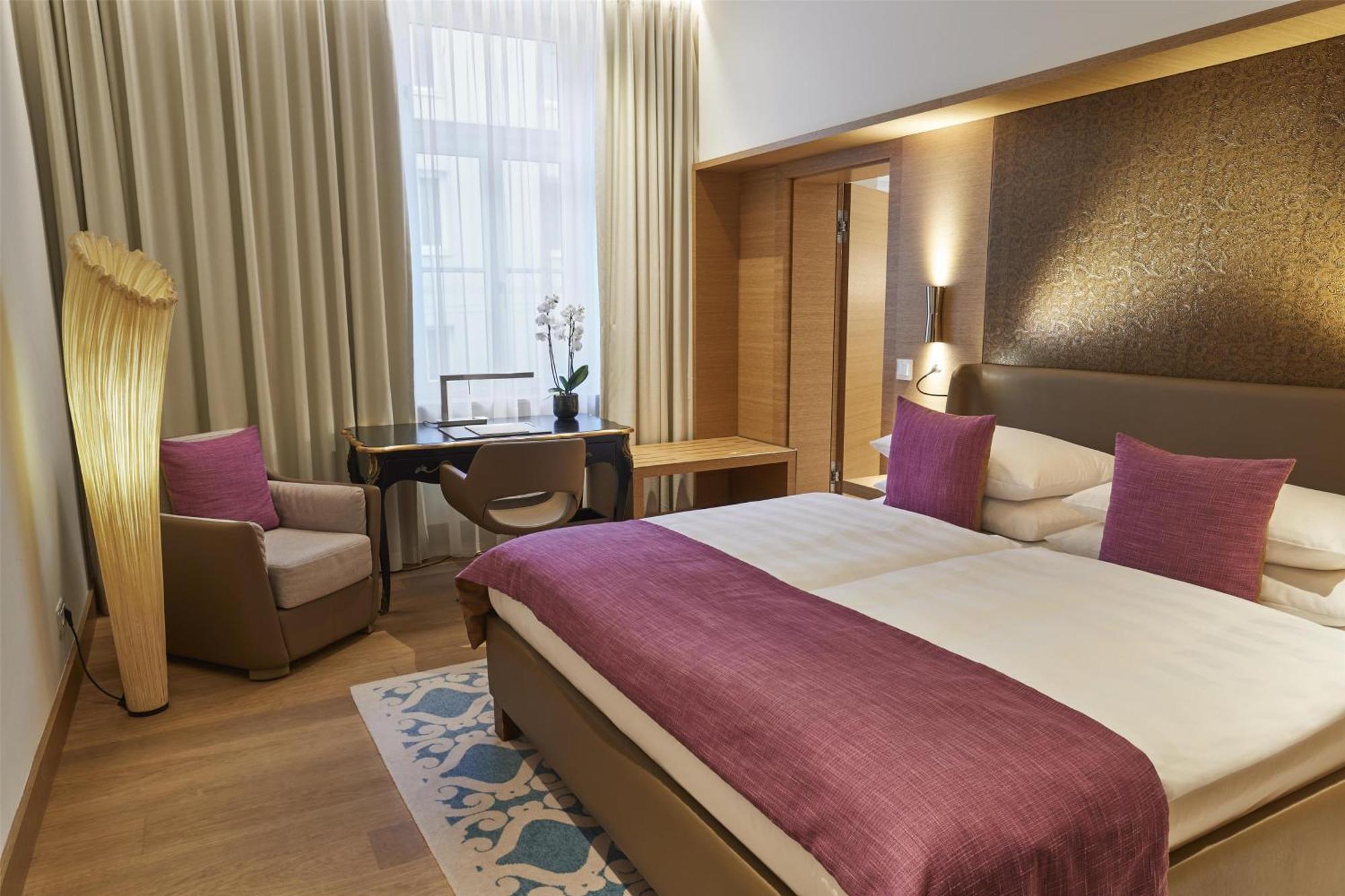 Grand Deluxe Room King