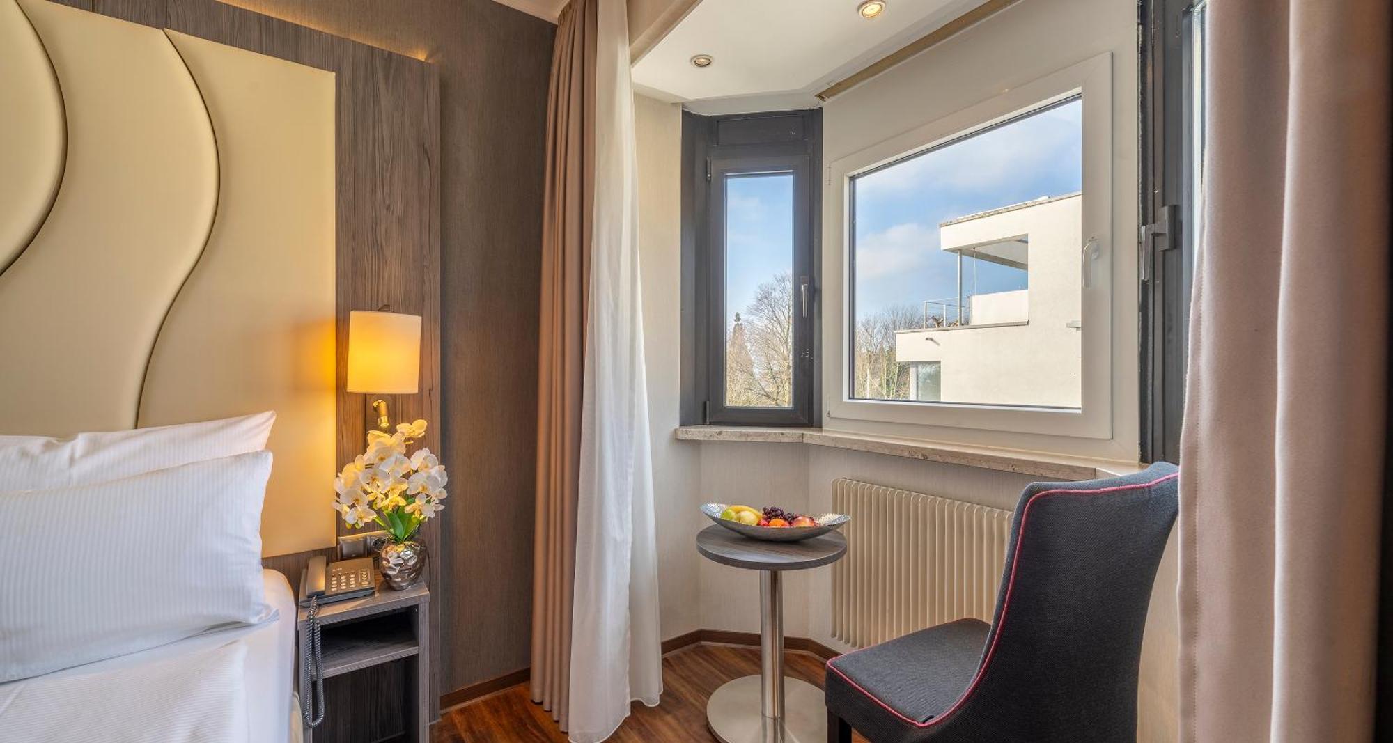 Standard Double Room Lake View