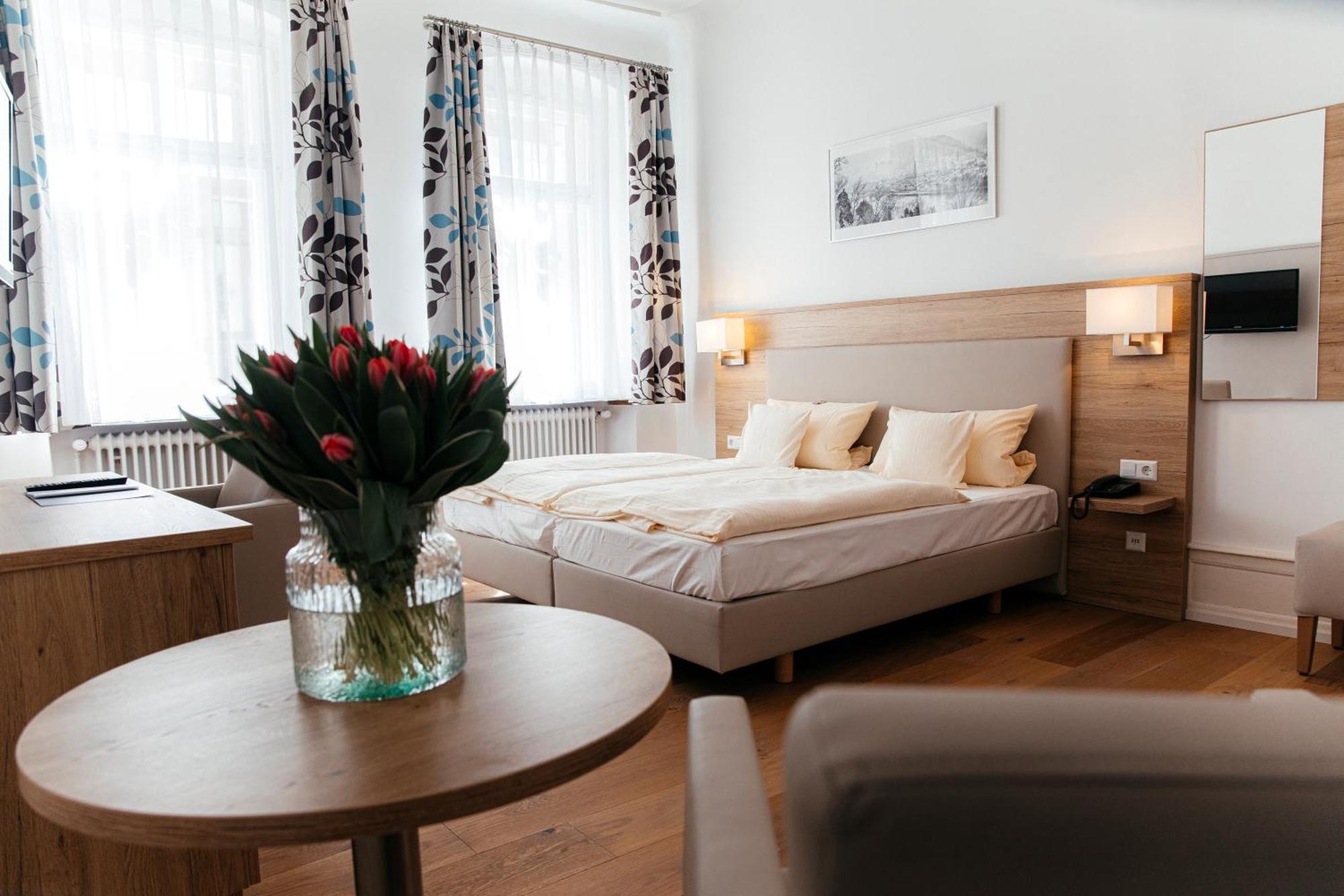 Large Double or Twin Room,1705556801:JPEG