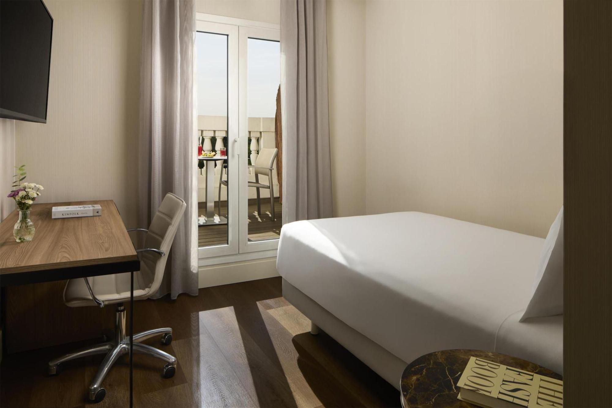 Standard Single Room View Terrace