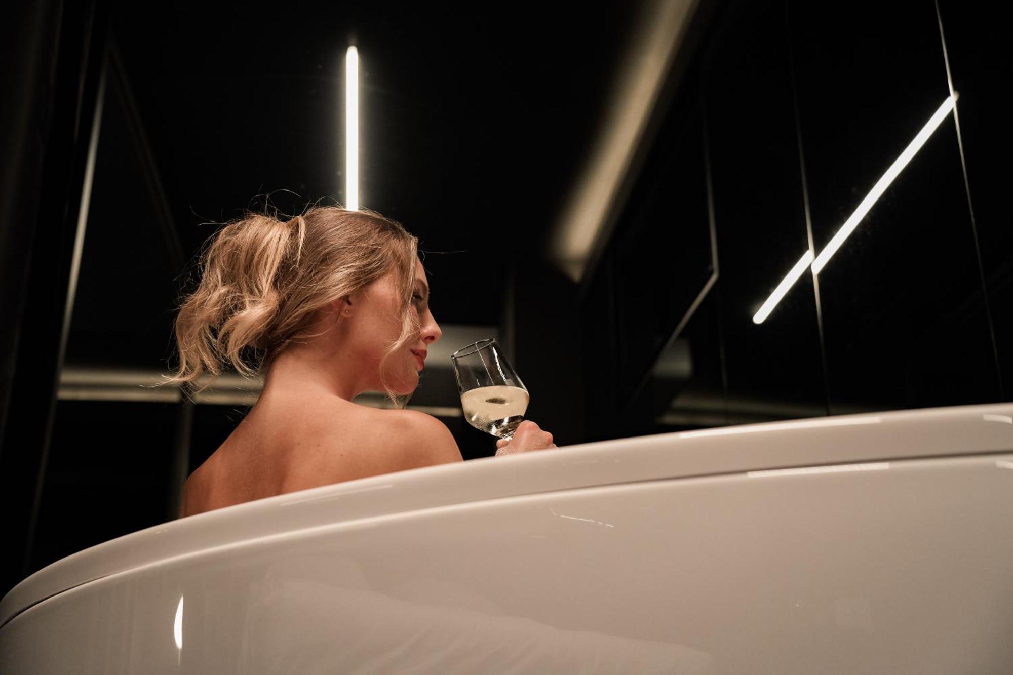 Executive King Room Spa Bath