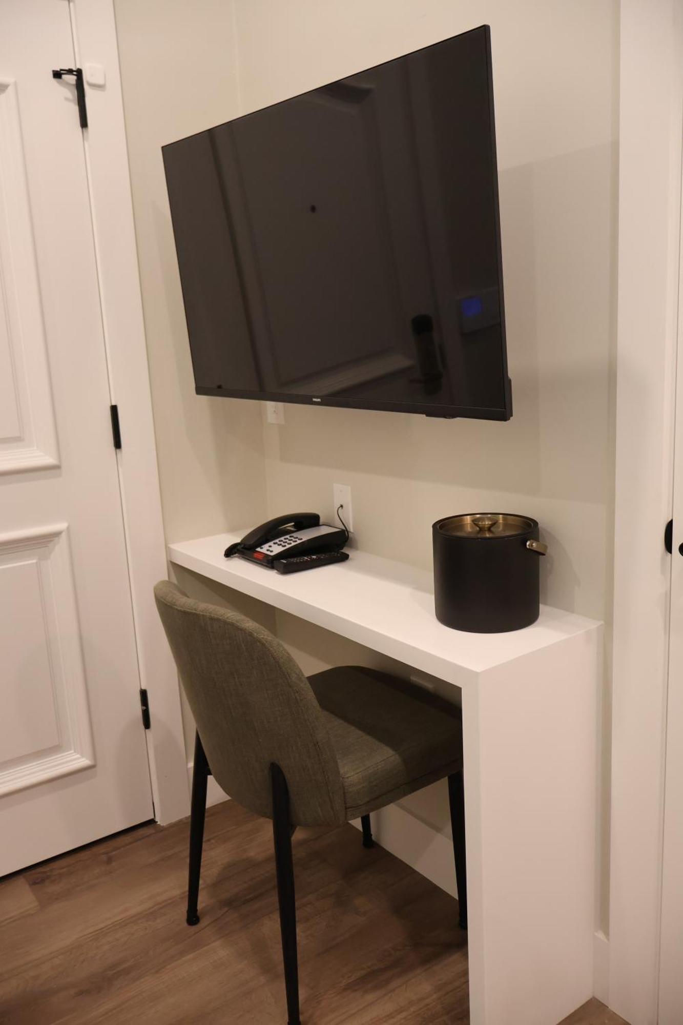 Queen Room Disability Access