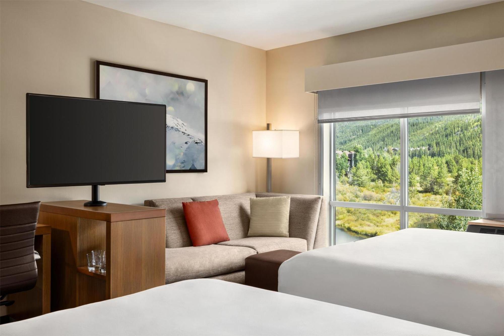 Queen Room Two Queen Beds Mountain View,1705574119:JPEG