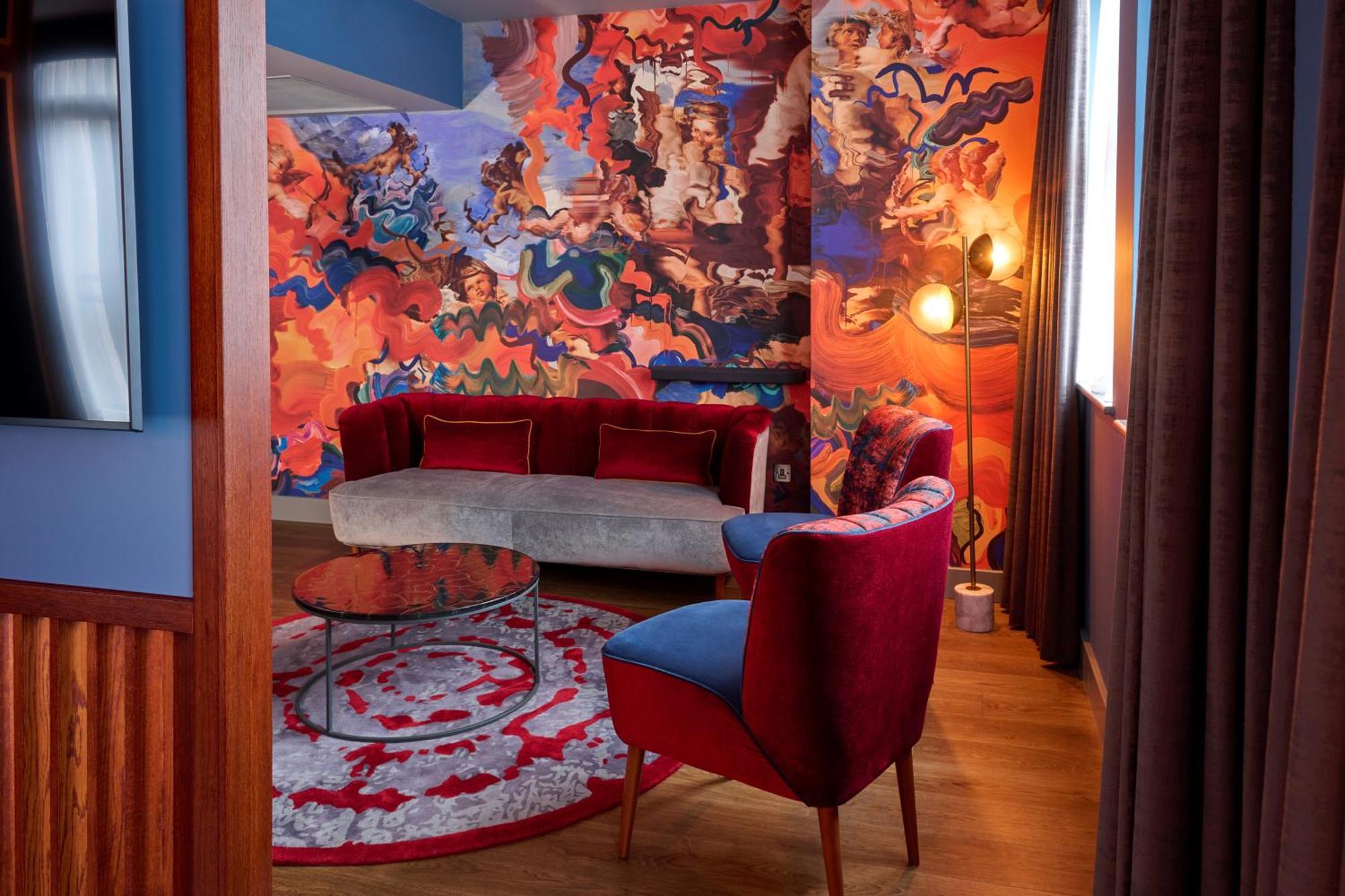 Corner Suite