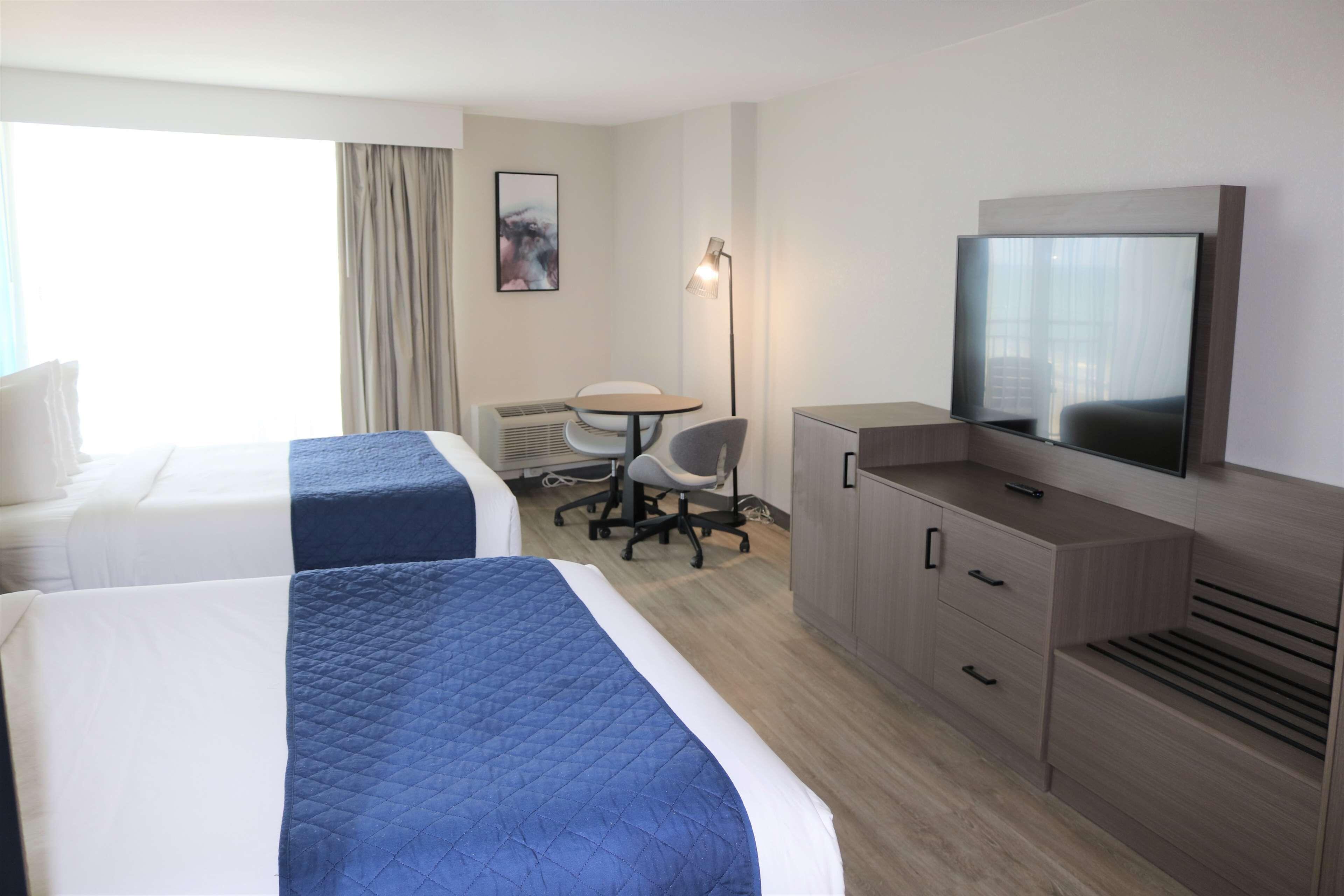 Oceanfront Queen Room Two Queen Beds Kitchenette Non-Smoking,1705622063:JPEG