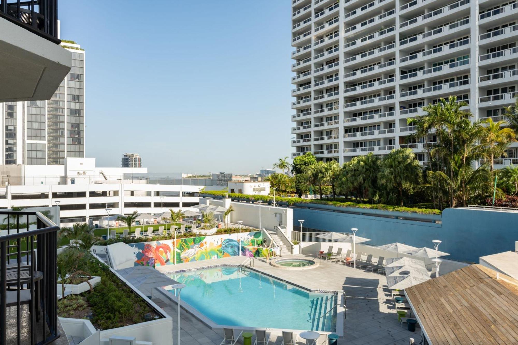 King Room Pool View