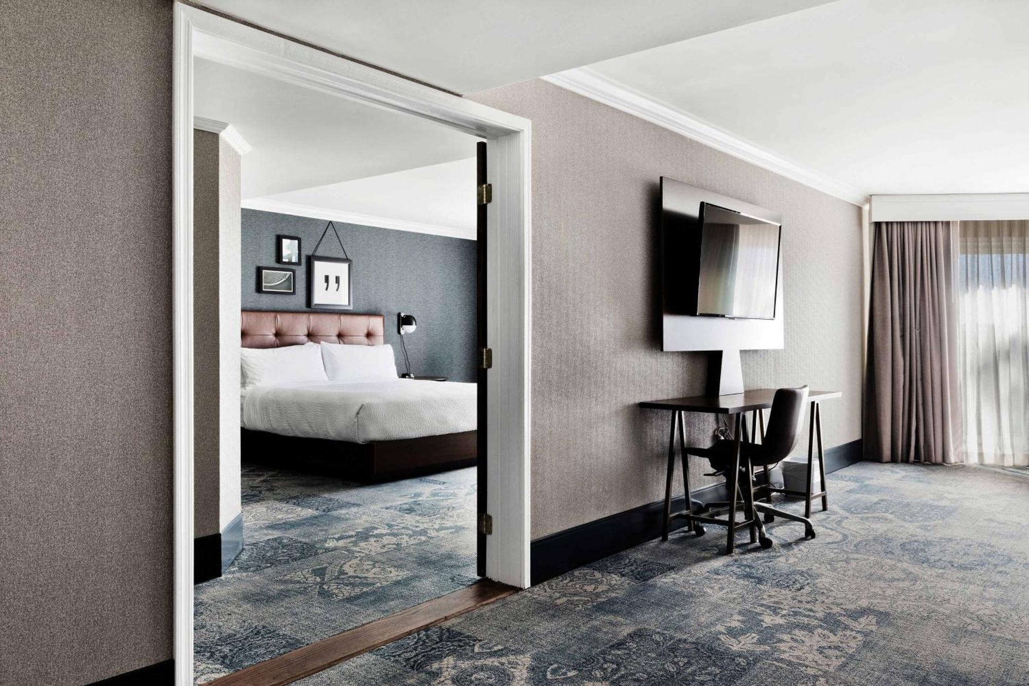 1 Bedroom Suite, 1 King, Alternate: sofa bed (Mobility & Hearing Accessible w/ Roll-in Shower),1632235190:JPEG
