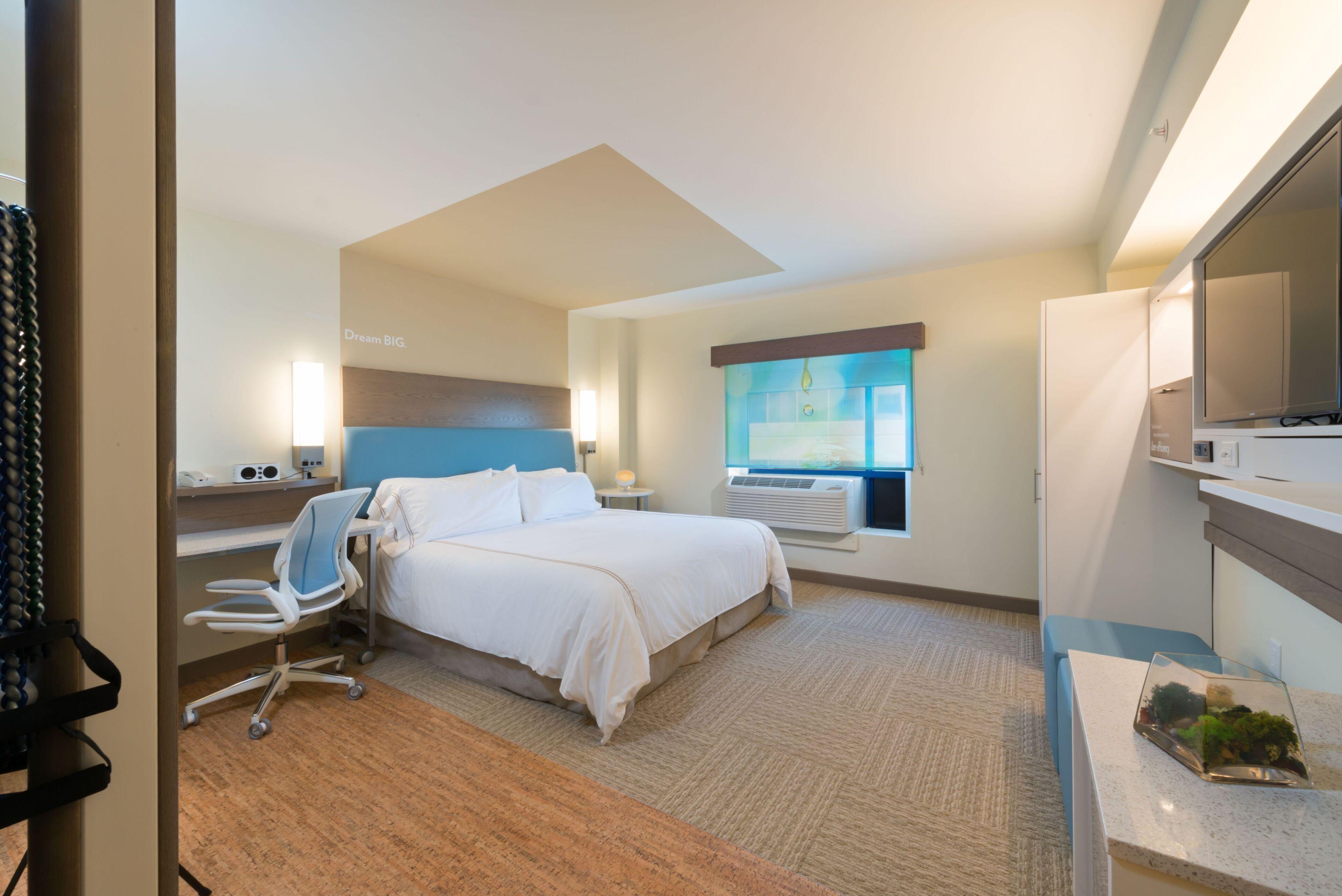 Standard King Room Mobility Accessible Roll Shower