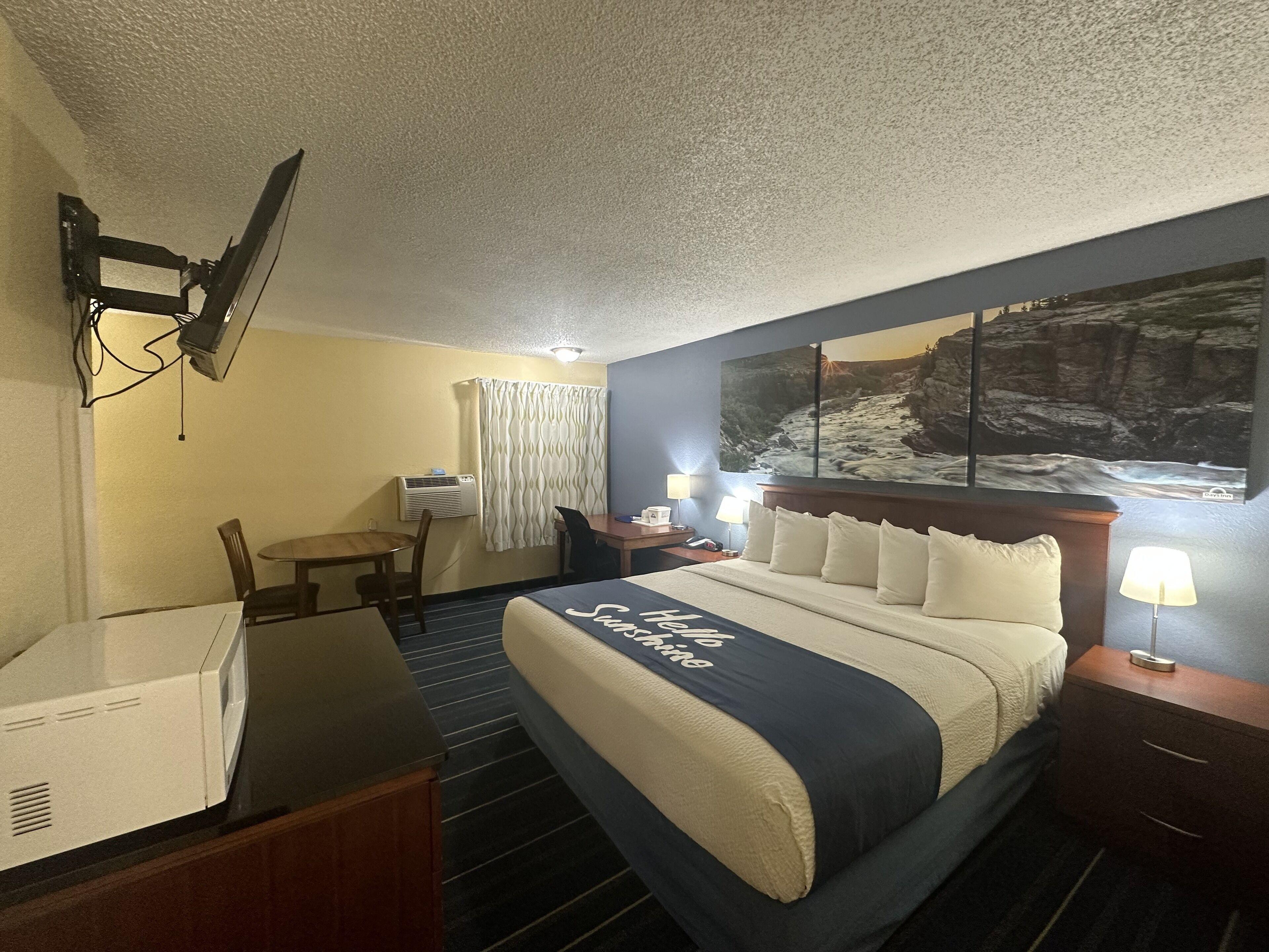 Deluxe King Room Non-Smoking