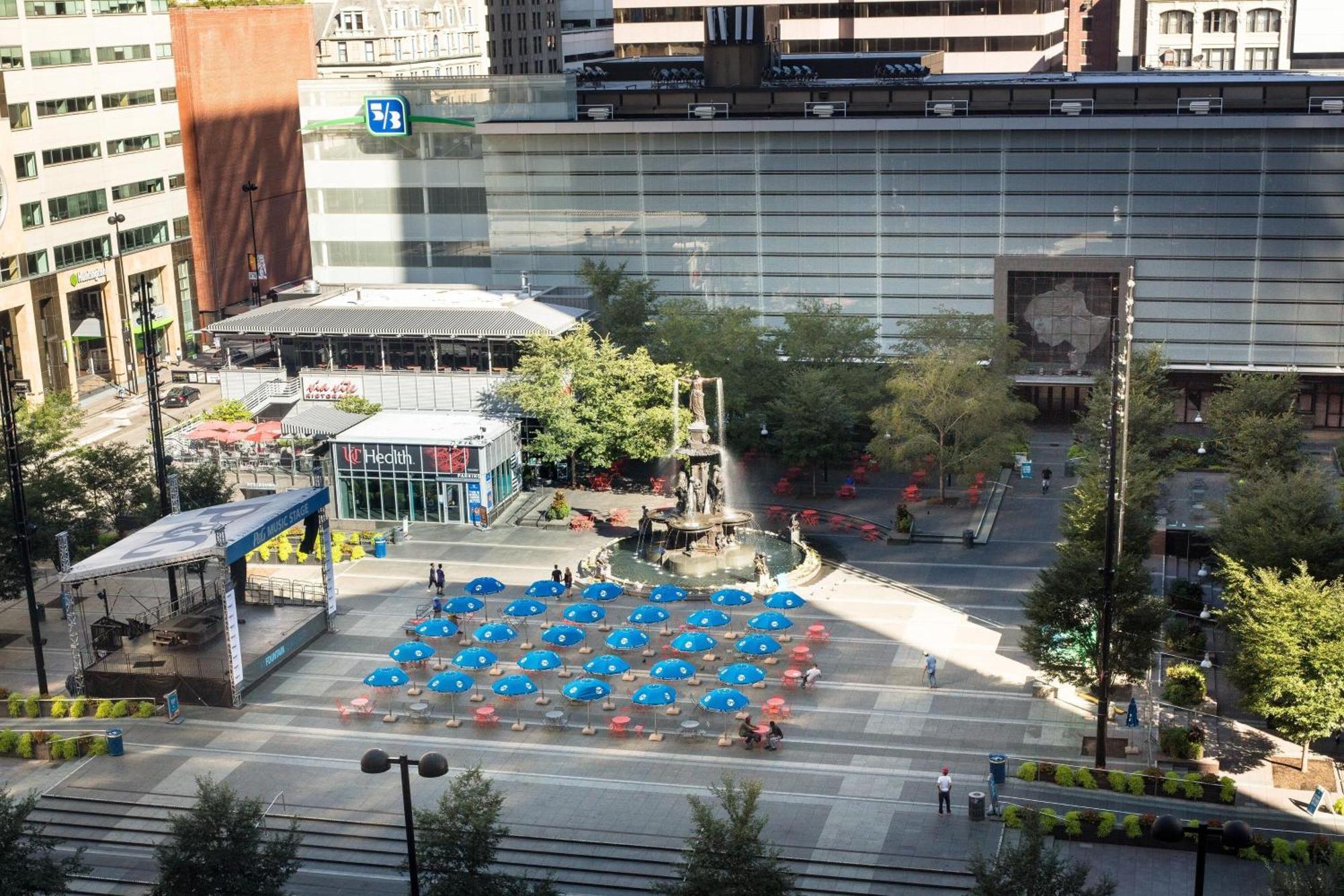 Guest room 1 King Fountain Square view
